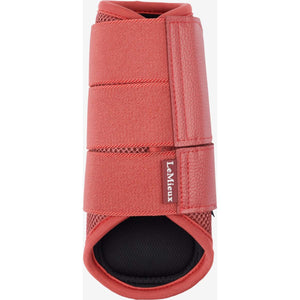 LeMieux Pijpkousen Arika Mesh Cranberry LeMieux Pijpkousen Arika Mesh Cranberry