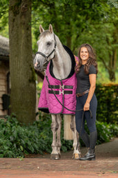 Velder Horsewear Premium Showdeken Satin Glow Dutch Raspberry Velder Horsewear Premium Showdeken Satin Glow Dutch Raspberry