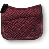 Equestrian Stockholm Zadeldekje Vegan Fur Dressuur Crystal Bordeaux Equestrian Stockholm Zadeldekje Vegan Fur Dressuur Crystal Bordeaux