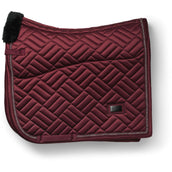 Equestrian Stockholm Zadeldekje Vegan Fur Dressuur Crystal Bordeaux Equestrian Stockholm Zadeldekje Vegan Fur Dressuur Crystal Bordeaux