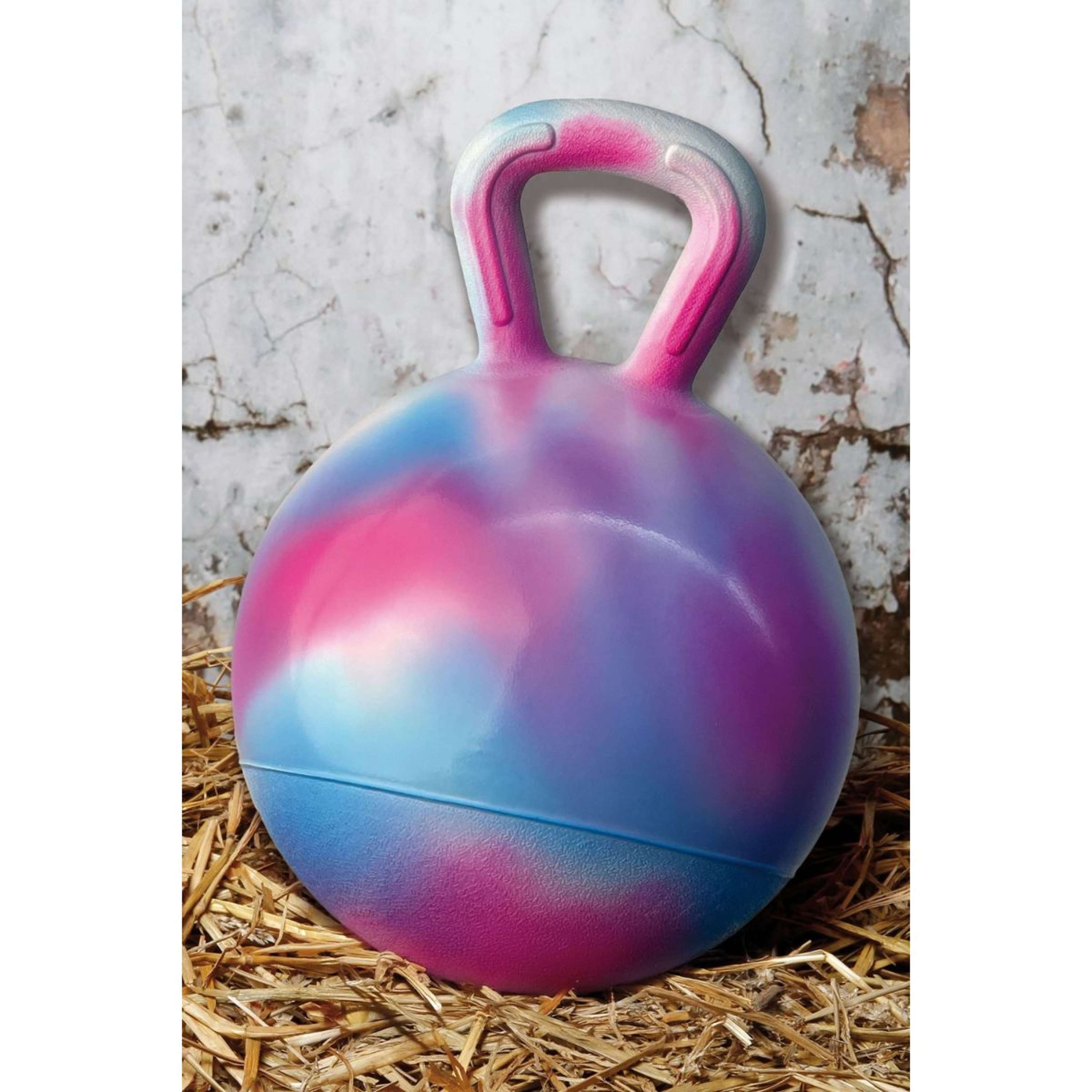 Kerbl Grote paarden - Voerspeelbal - Rood - 40x40x40 cm Kerbl Grote paarden - Voerspeelbal - Rood - 40x40x40 cm