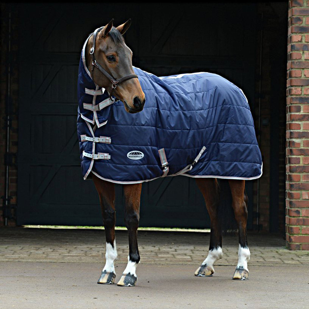 Weatherbeeta Combo Neck Medium Lite Stable Rug Comfitec 210D Channel Quilt 50g Navy/Silver/Red