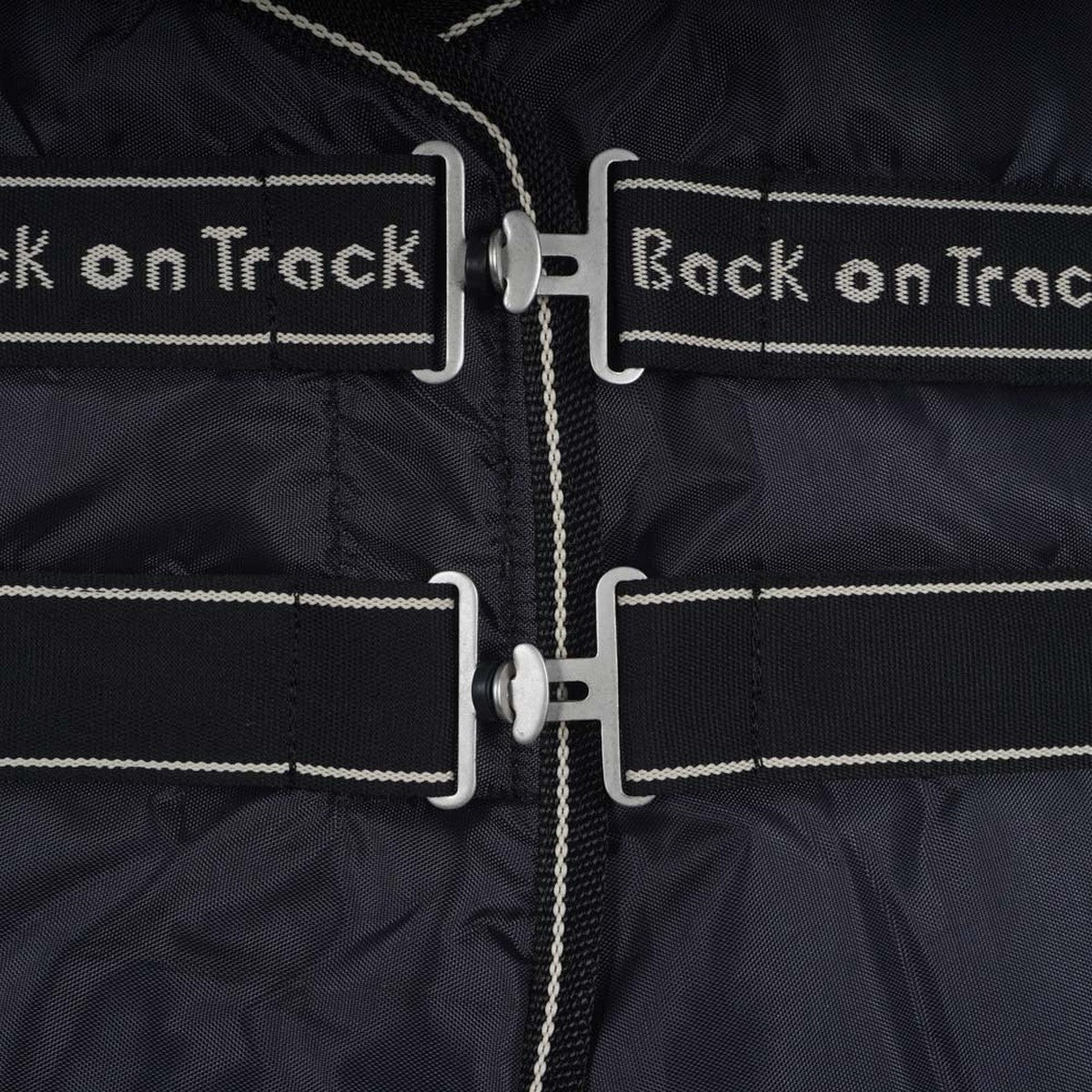 Back on Track Staldeken Millie 200g Zwart