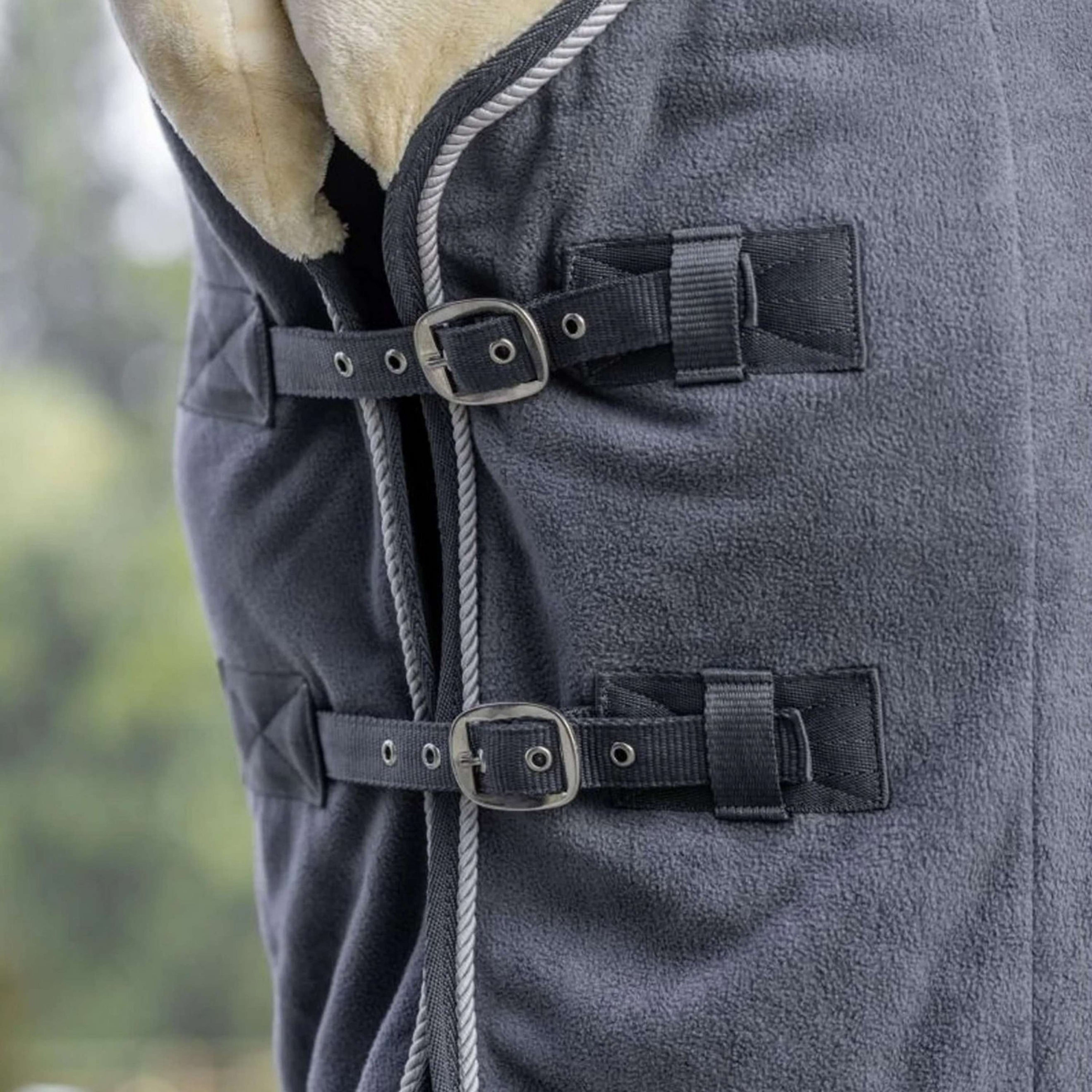 RugBe by Covalliero Fleecedeken Royal Graphite RugBe by Covalliero Fleecedeken Royal Graphite