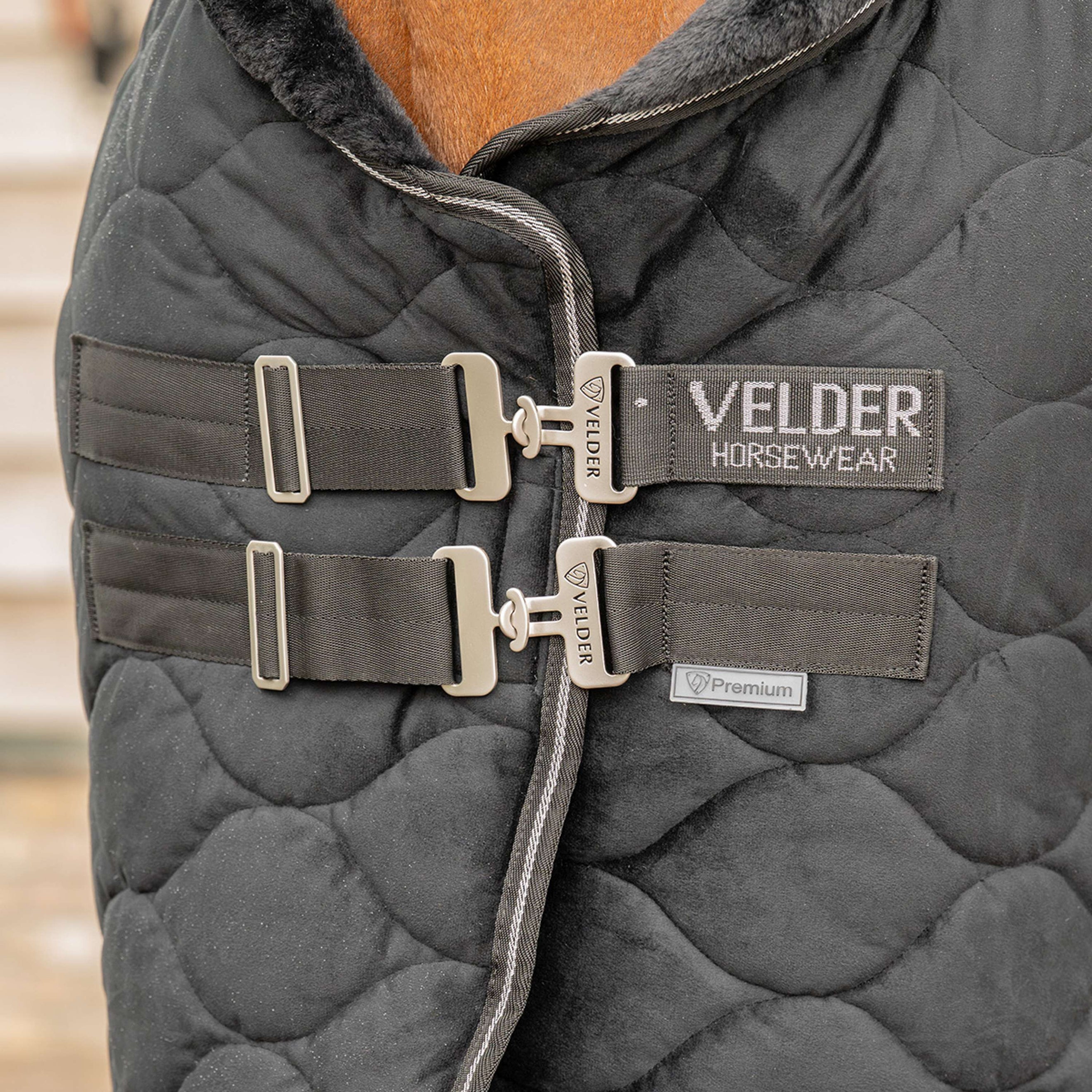 Velder Horsewear Premium Showdeken Satin Glow Black Night Velder Horsewear Premium Showdeken Satin Glow Black Night