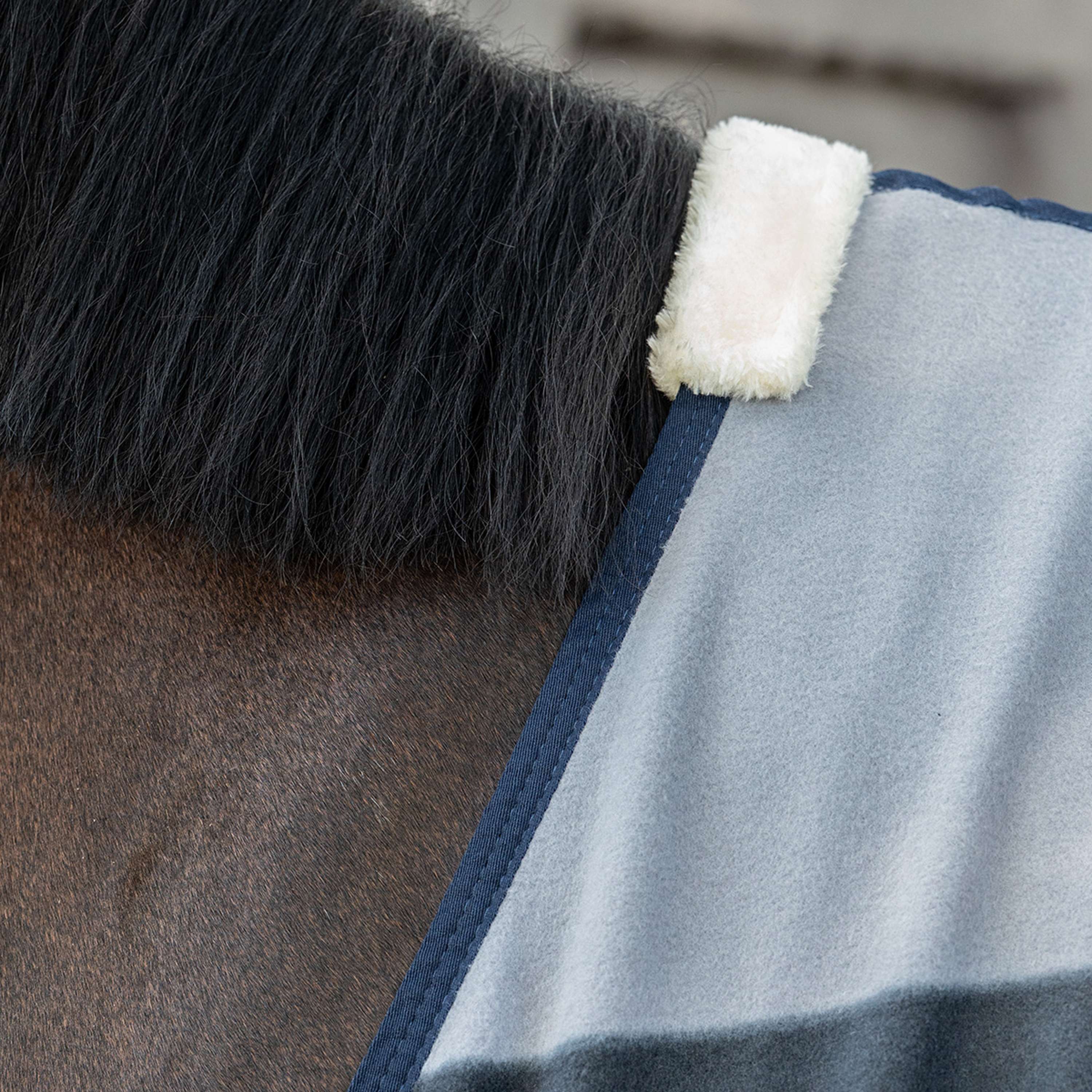 Velder Horsewear Essentials Fleecedeken Polar Stripes Grijs/Bordeaux