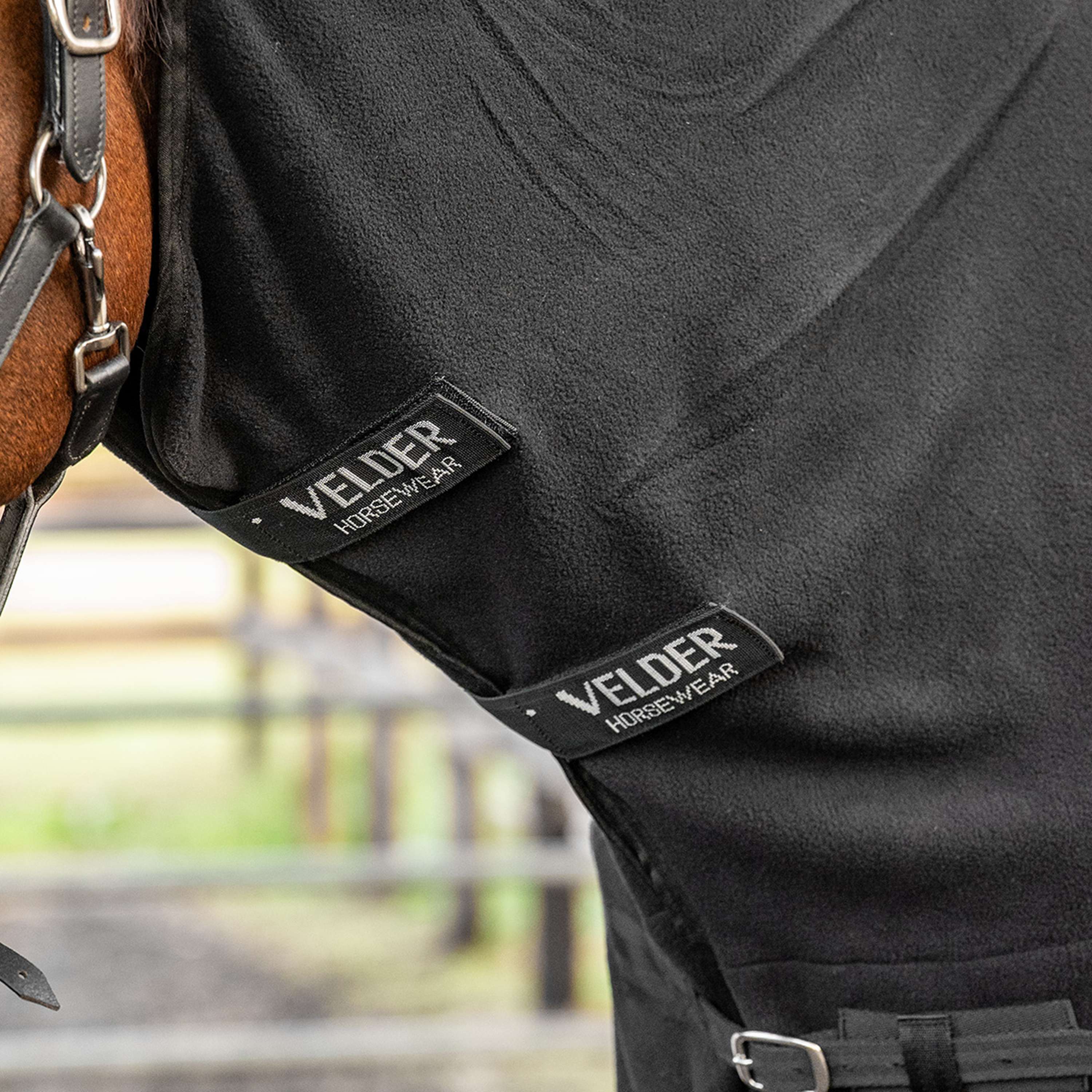 Velder Horsewear Essentials Fleecedeken Comfy met Hals Zwart