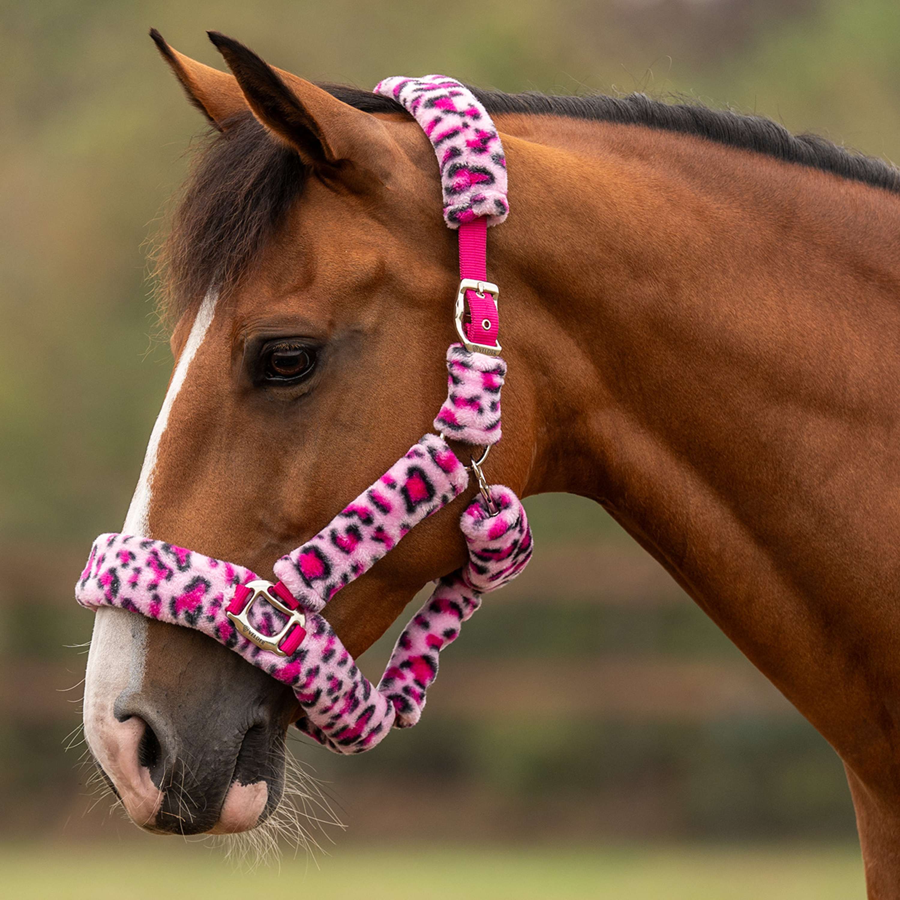 Velder Horsewear Premium Halster Comfort Fur Snow Leopard Roze