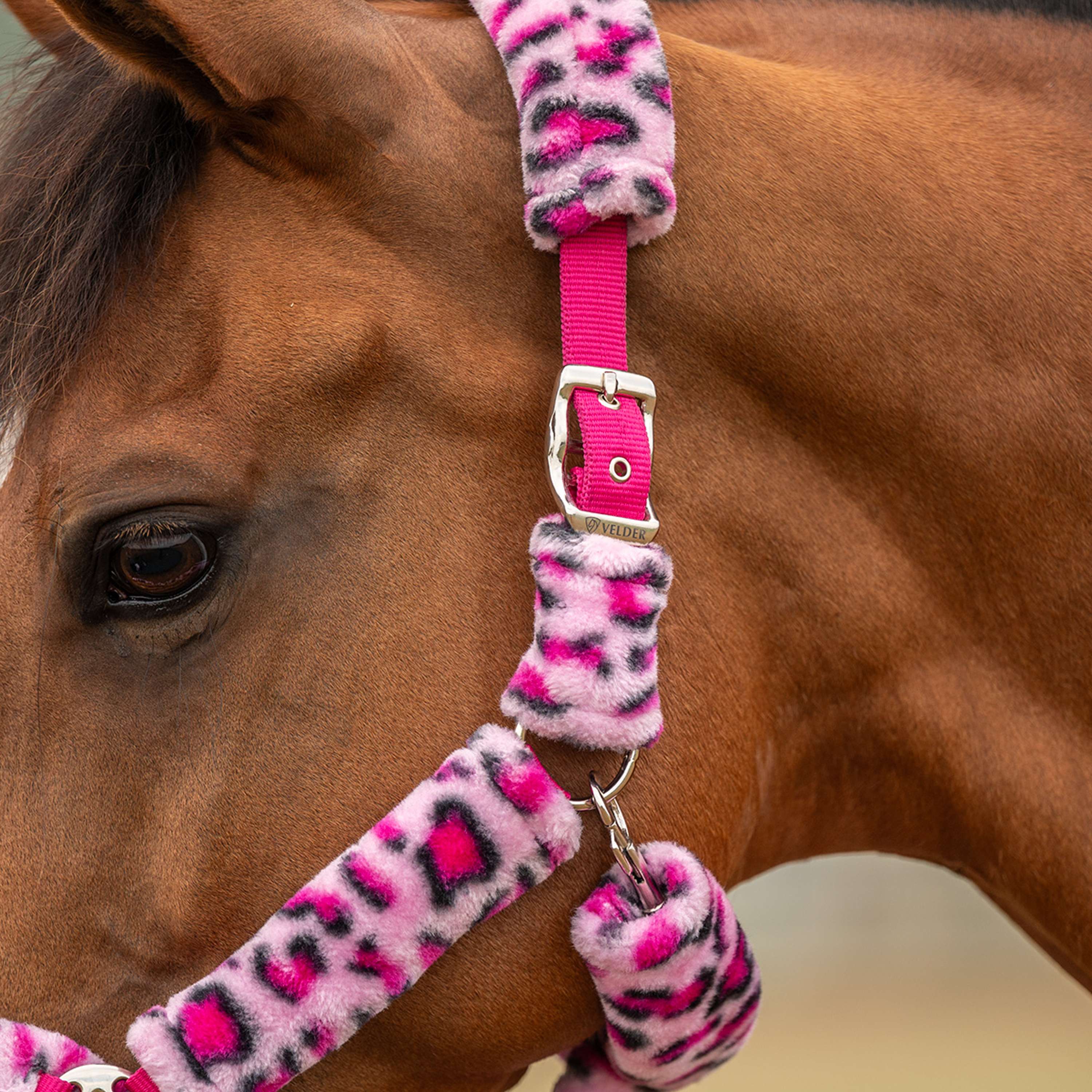 Velder Horsewear Premium Halster Comfort Fur Snow Leopard Roze