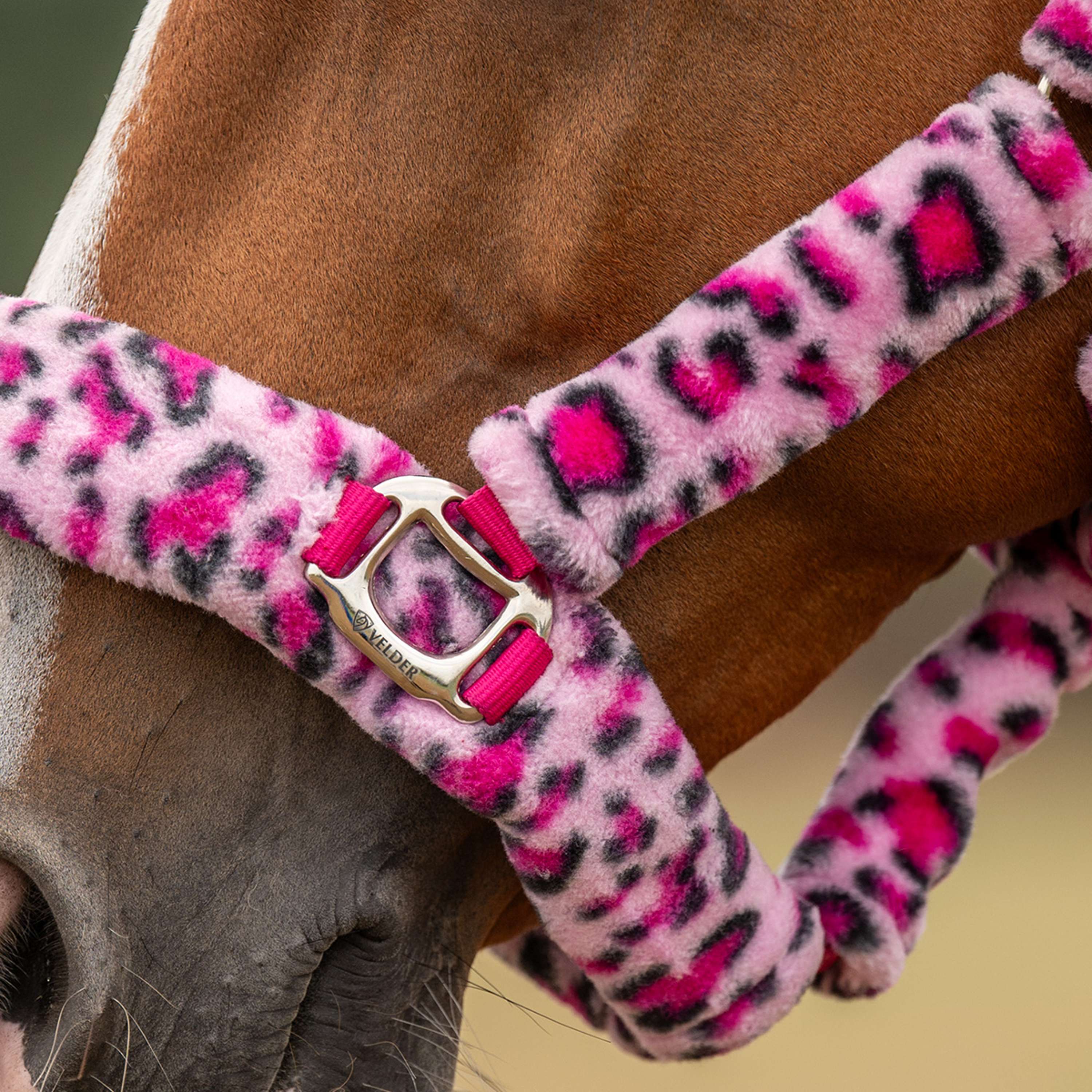 Velder Horsewear Premium Halster Comfort Fur Snow Leopard Roze