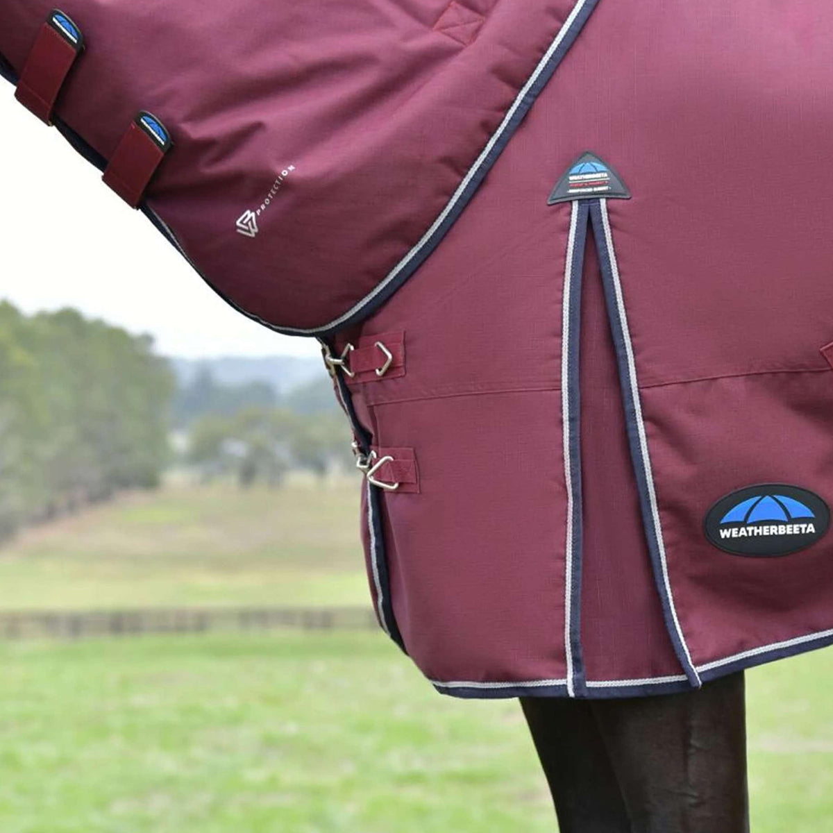 WeatherBeeta ComFiTec Essential Turnout Detach-A-Neck 50g Burgundy/Navy