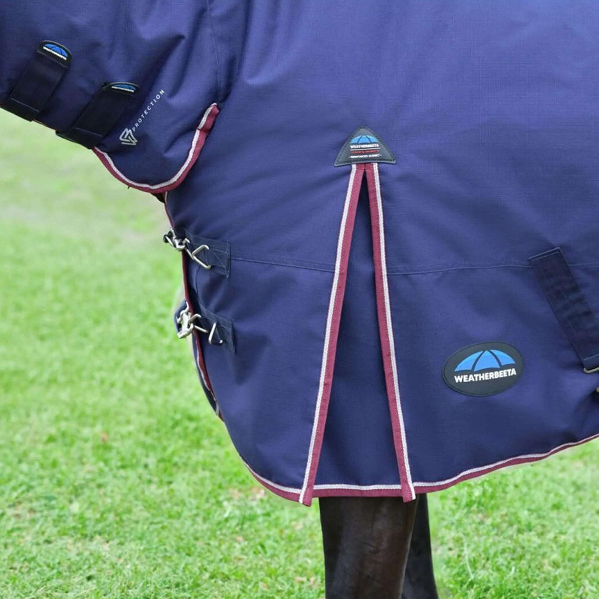 WeatherBeeta ComFiTec Essential Turnout Combo 50g Navy/Burgundy