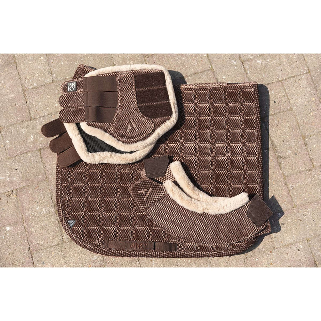 ANKY Zadeldekje Check Velvet XB25003 Dressuur Deep Taupe