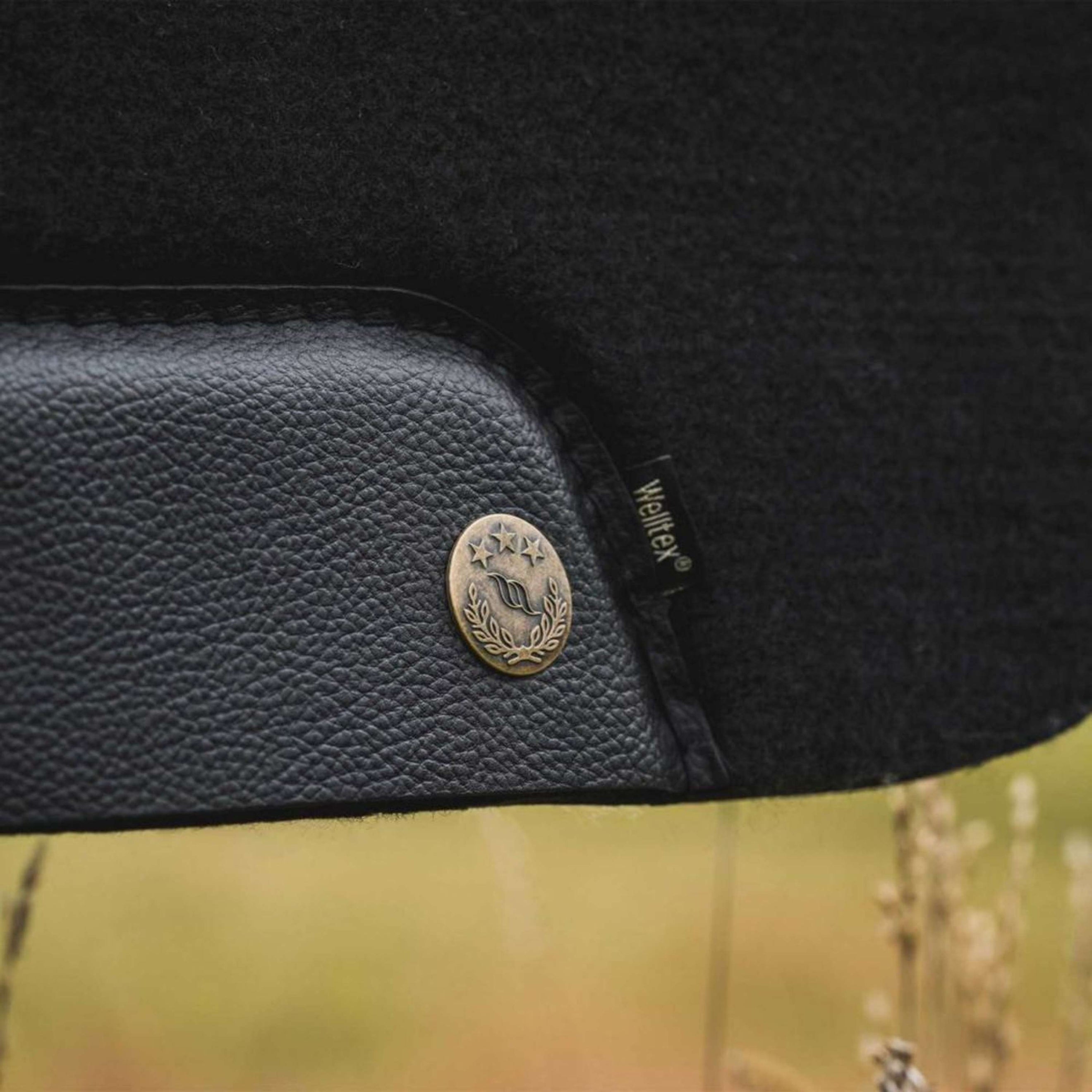 Back on Track Western Pad Maddox Zwart Back on Track Western Pad Maddox Zwart