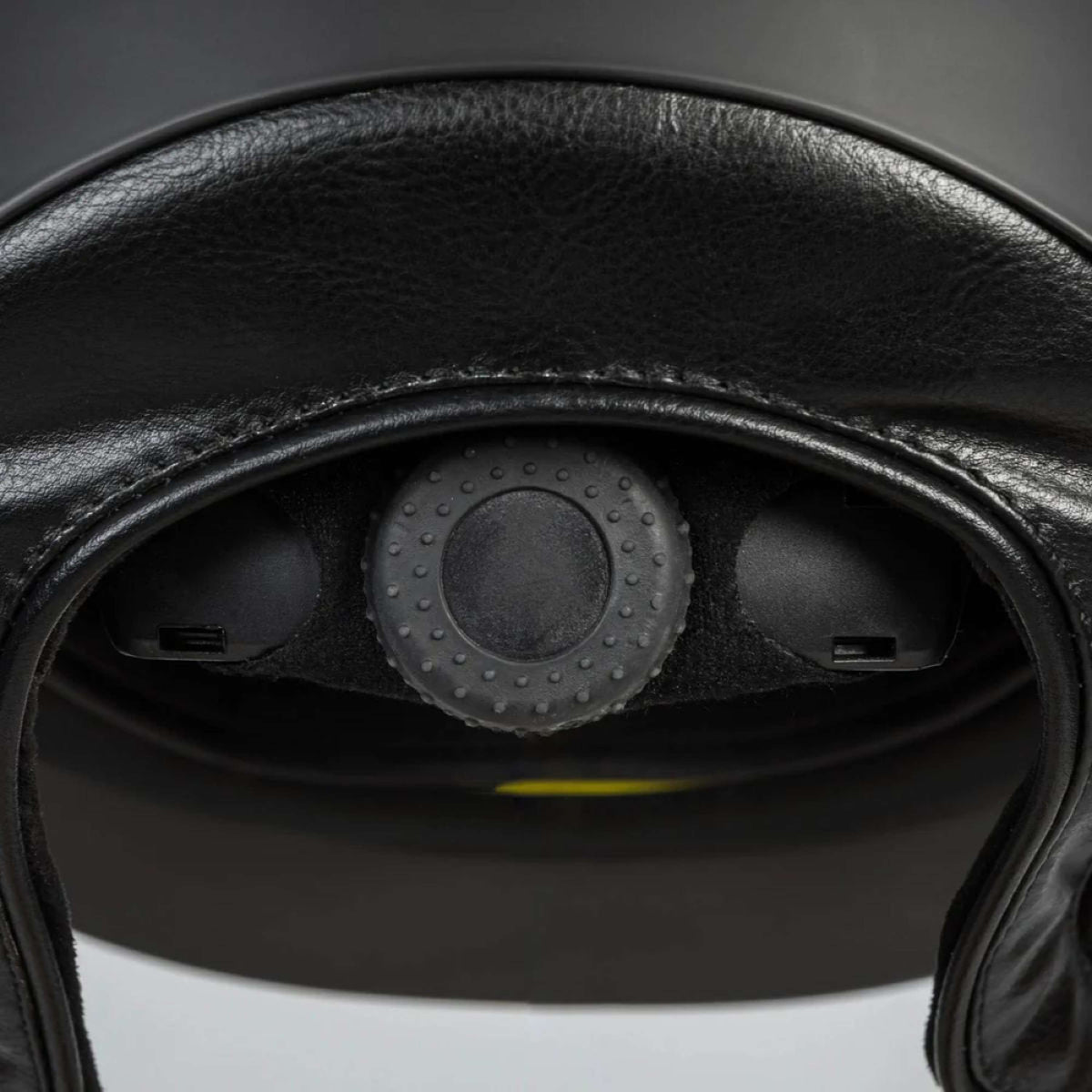 Back on Track Cap Caracas Mips Zwart