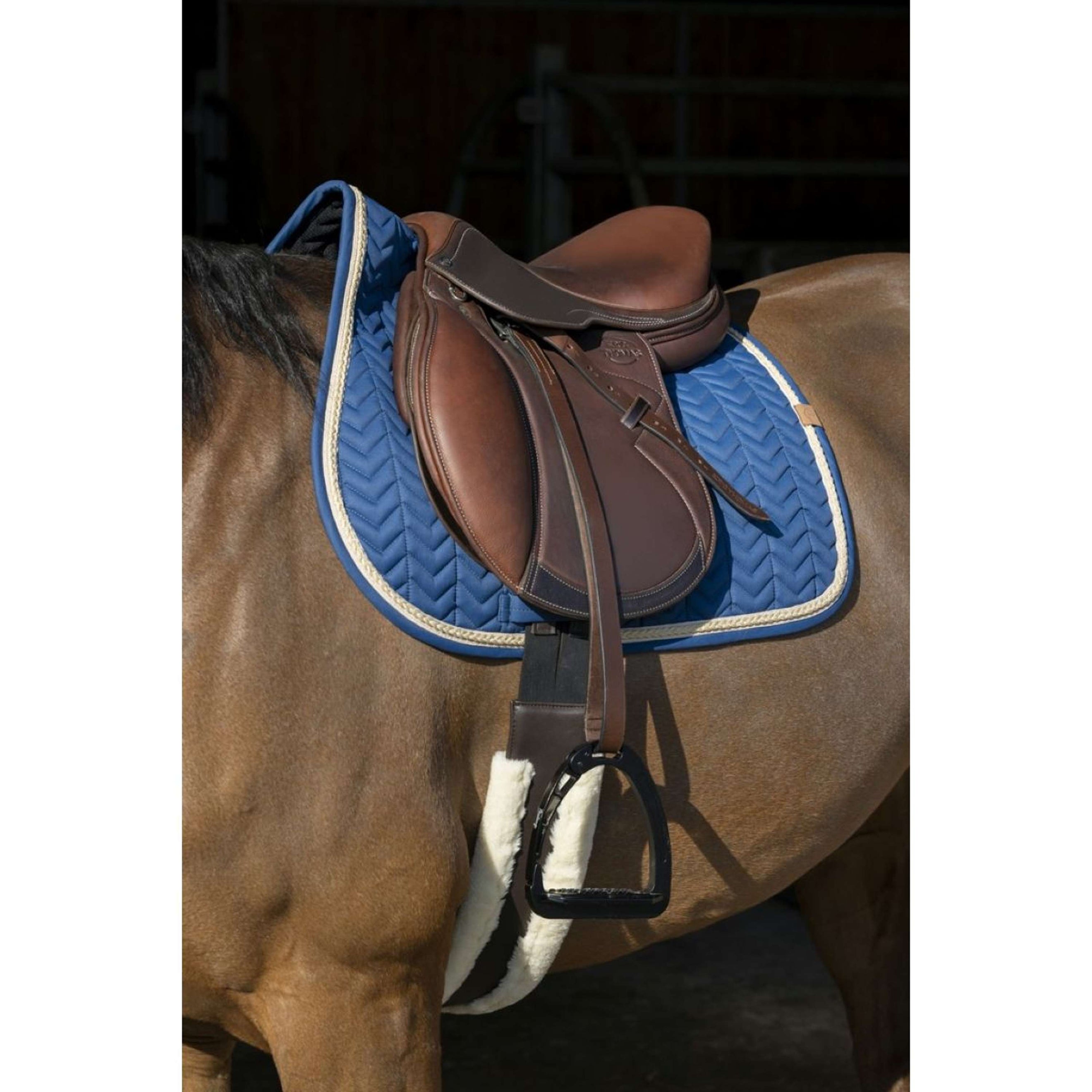 EQUITHÈME Zadeldekje Softy Jumping Petrol EQUITHÈME Zadeldekje Softy Jumping Petrol