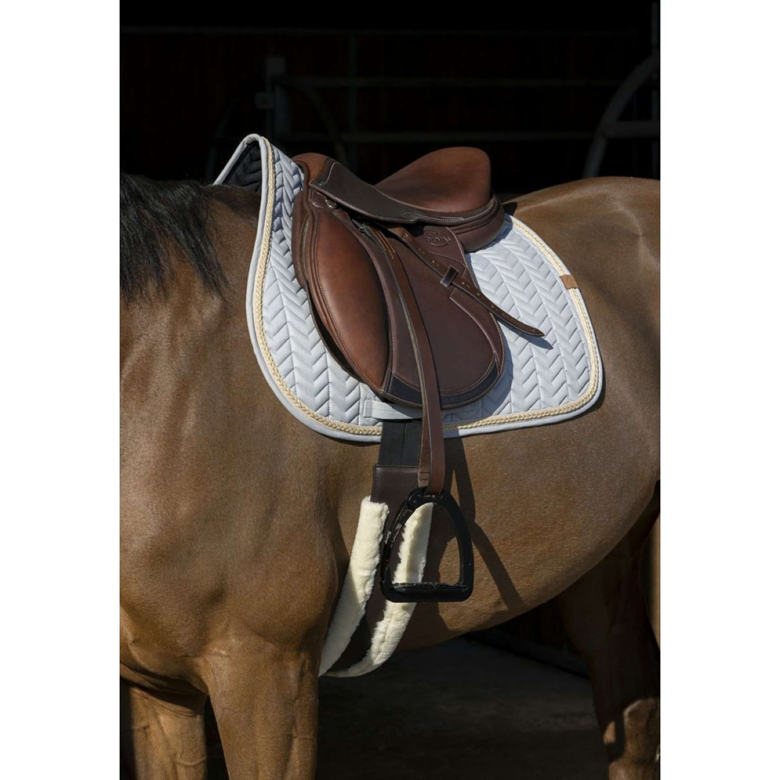 EQUITHÈME Zadeldekje Softy Jumping Grijs/Blauw EQUITHÈME Zadeldekje Softy Jumping Grijs/Blauw