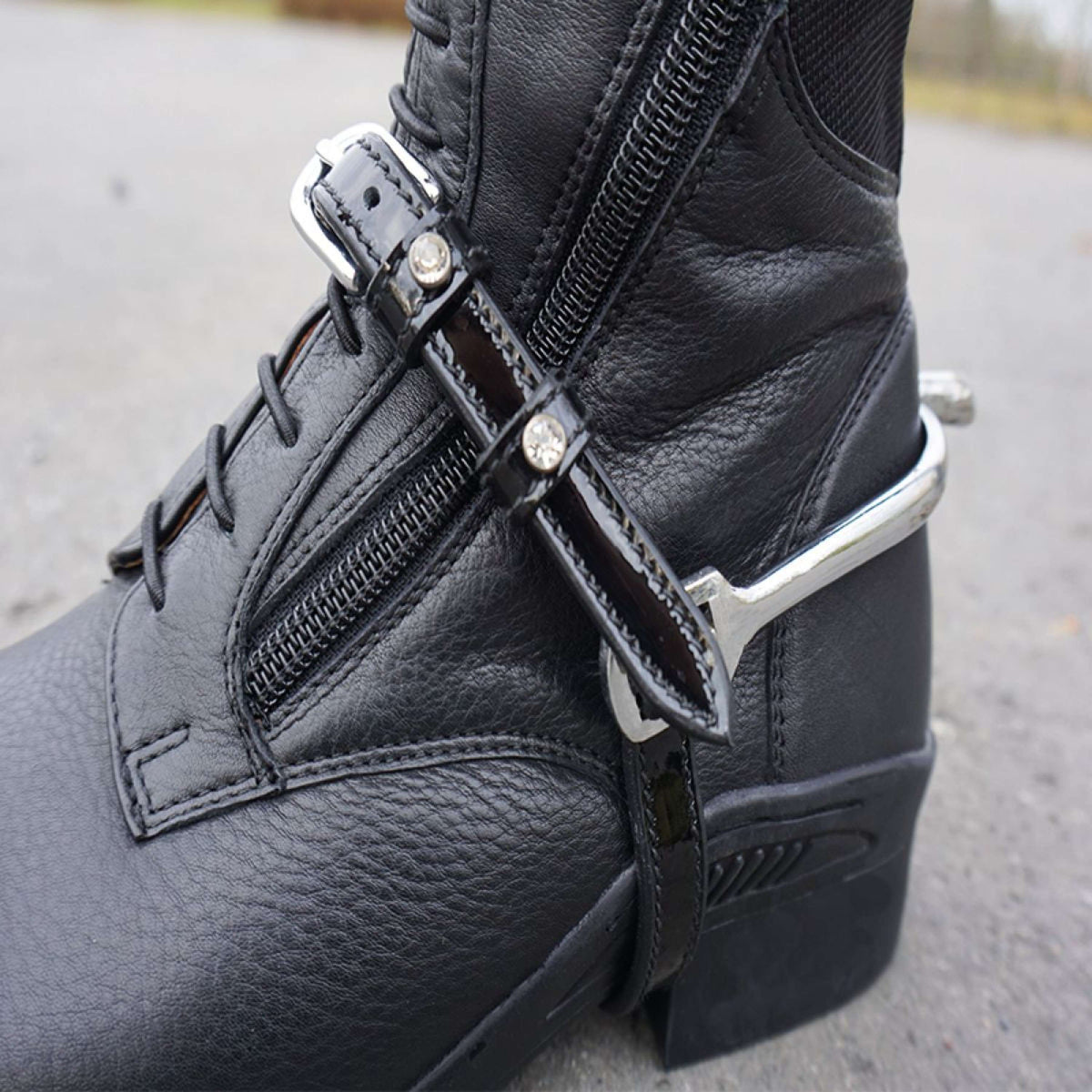 Kavalkade Sporenriempjes Crystal Zwart Lak