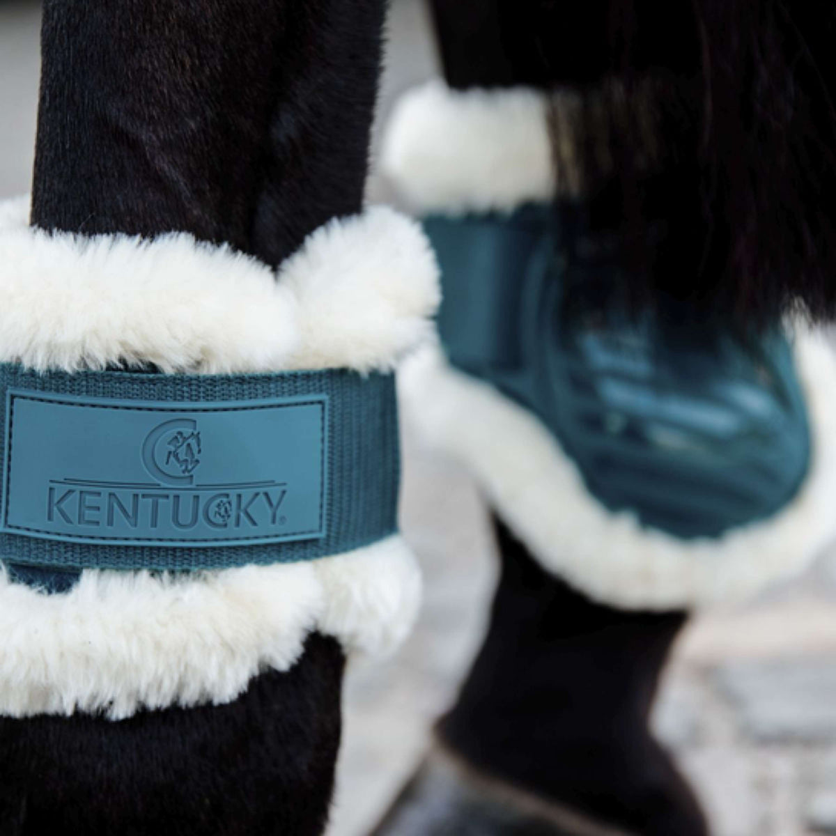 Kentucky Strijklappen Young Horse Vegan Sheepskin Emerald