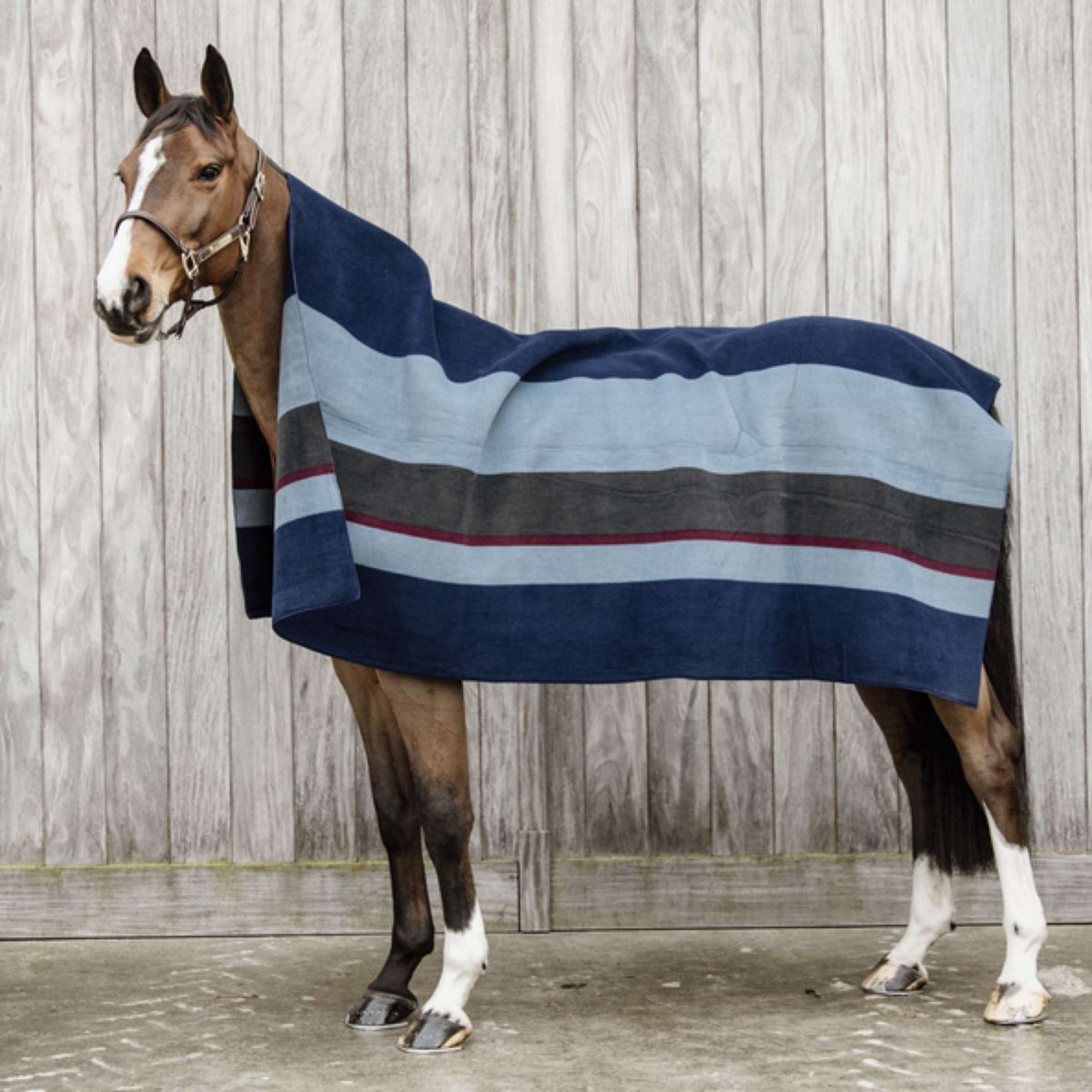 Kentucky Fleecedeken Heavy Square Stripes Navy/Grijs Dots Kentucky Fleecedeken Heavy Square Stripes Navy/Grijs Dots
