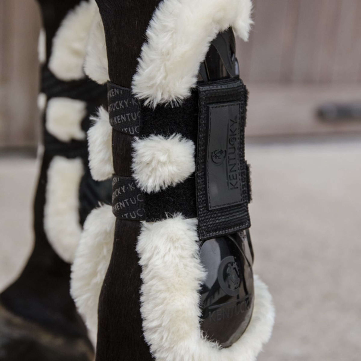 Kentucky Peesbeschermers Velcro Vegan Sheepskin Zwart