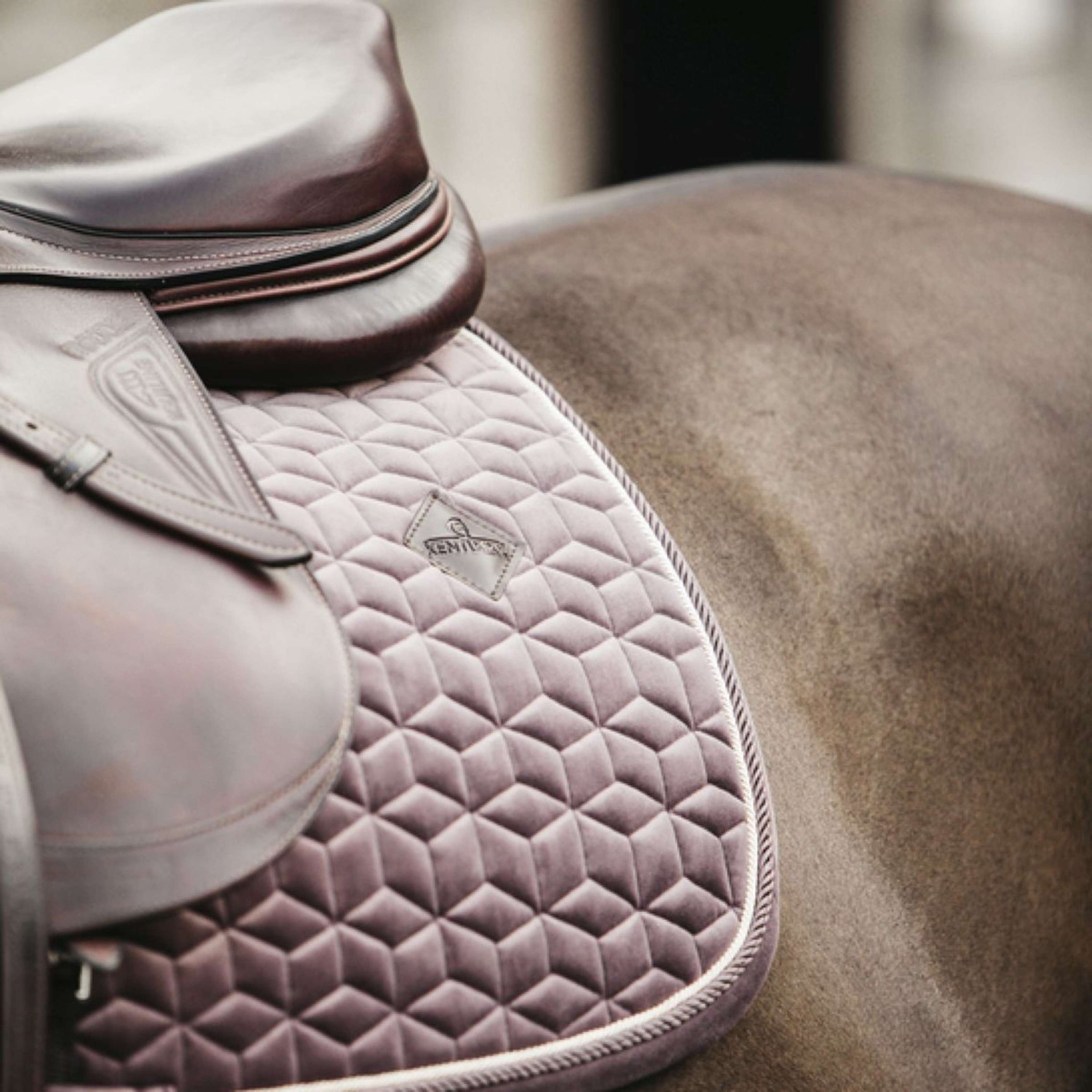 Kentucky Zadeldekje Velvet Springen Lichtpaars Kentucky Zadeldekje Velvet Springen Lichtpaars