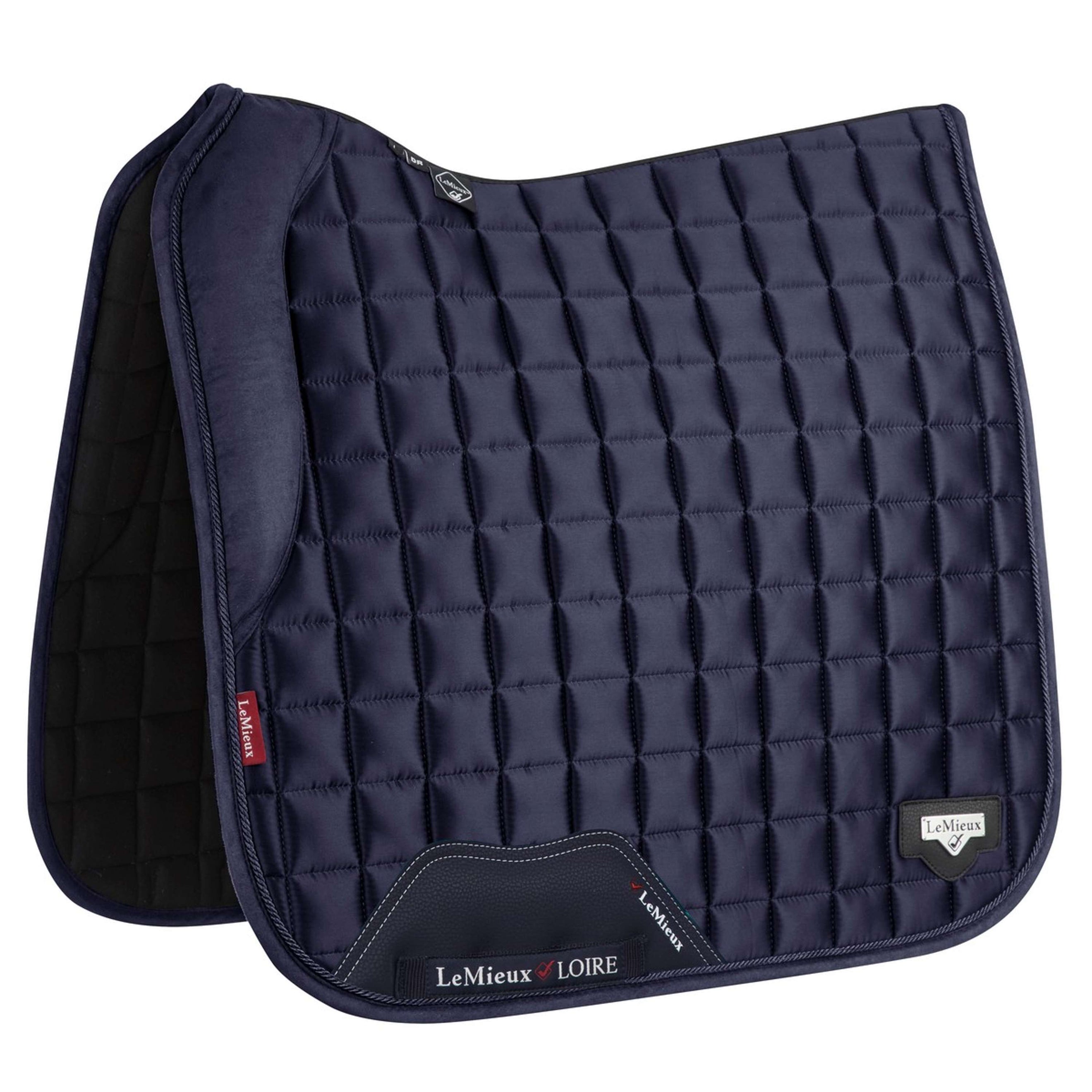 LeMieux Zadeldekje Loire Memory Satin Square Dressuur Navy LeMieux Zadeldekje Loire Memory Satin Square Dressuur Navy