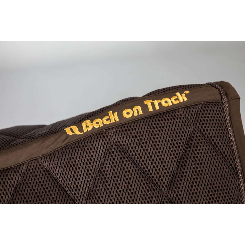 Back on Track Zadeldekje AirFlow Dressuur Bruin
