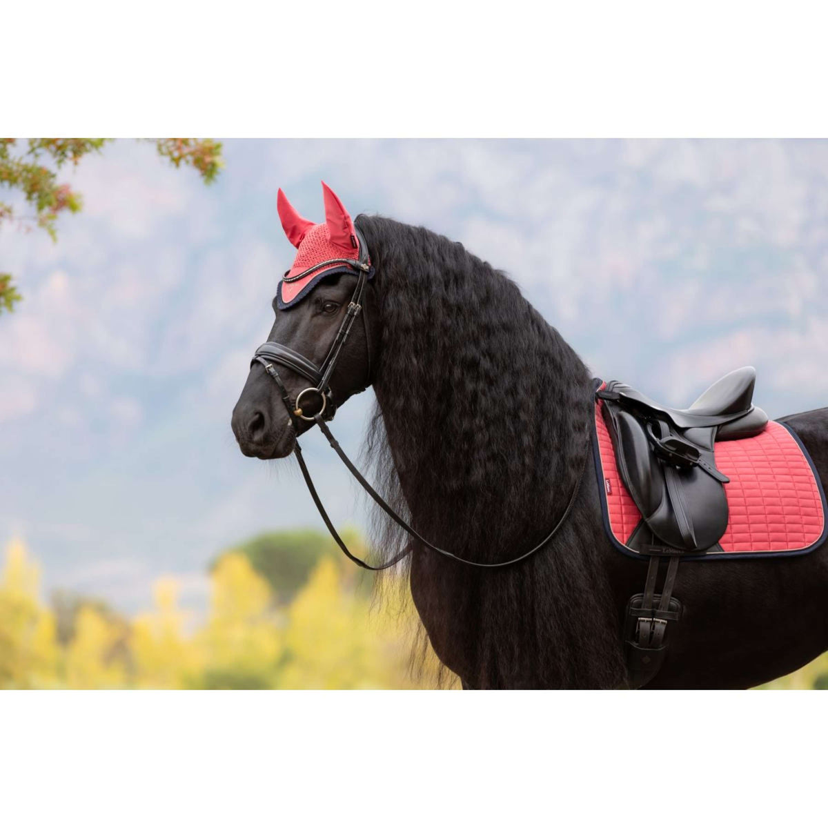 LeMieux Oornetje Classic Cranberry