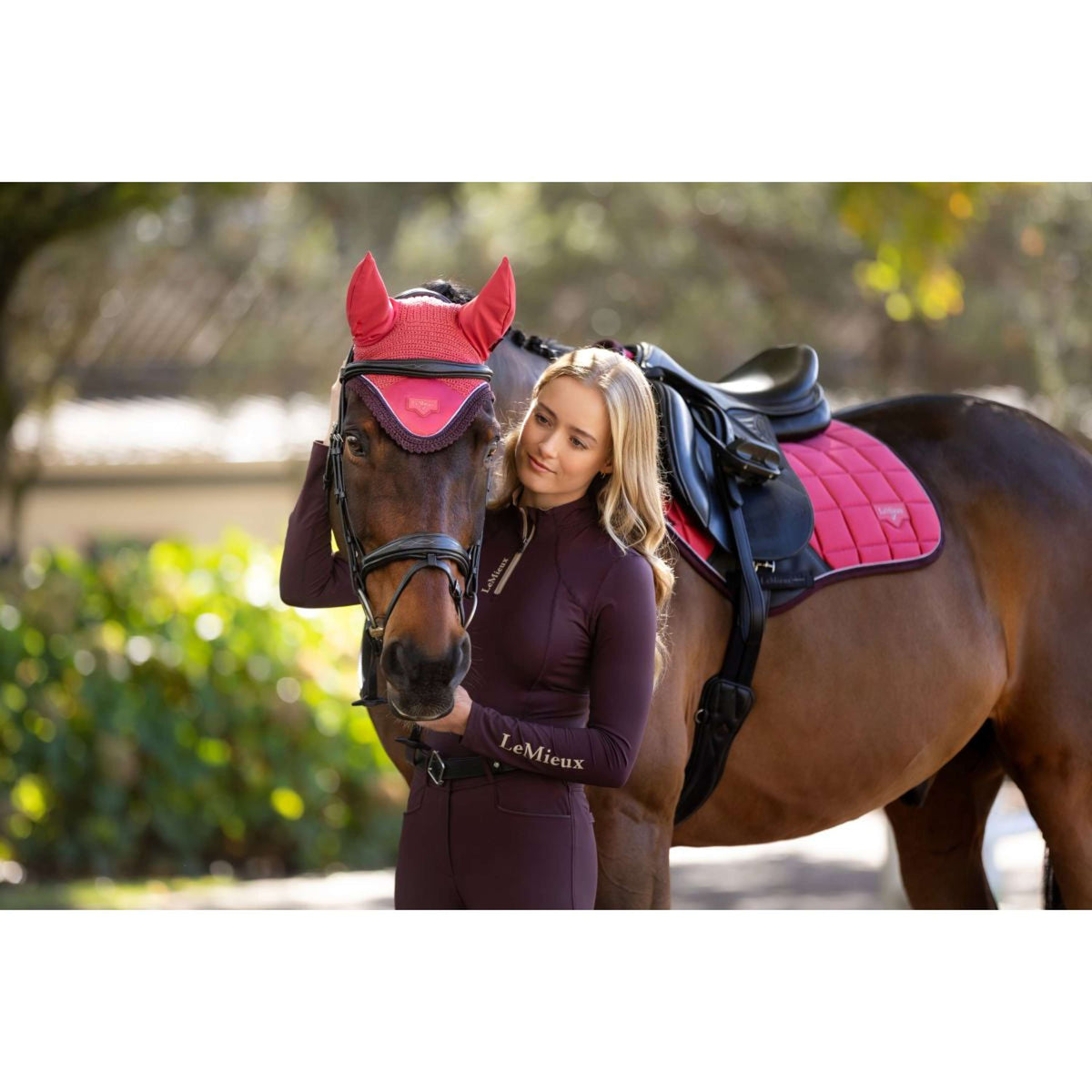 LeMieux Oornetje Loire Cranberry
