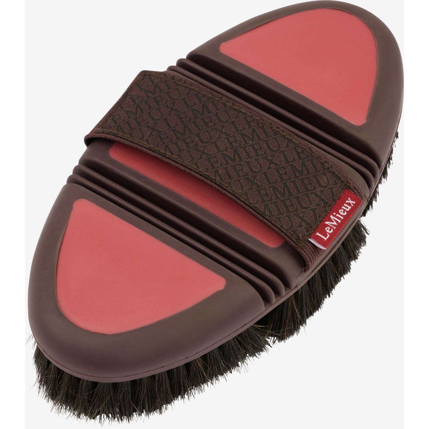 LeMieux Borstel Flexi paardenhaar Cranberry LeMieux Borstel Flexi paardenhaar Cranberry