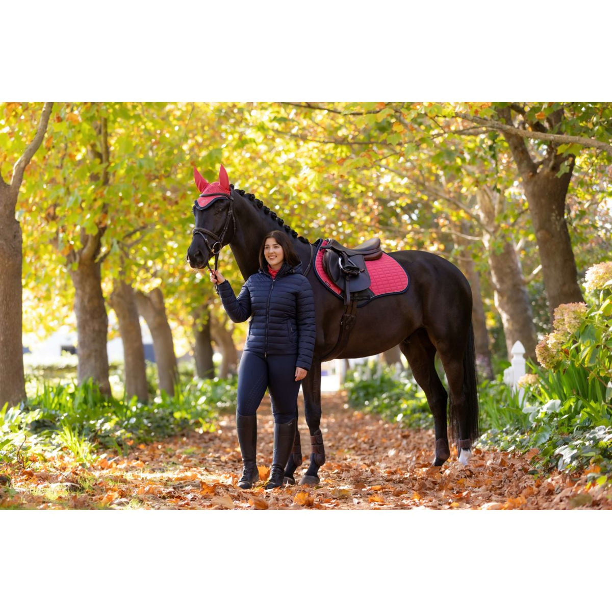 LeMieux Zadeldekje Suede Springen Cranberry