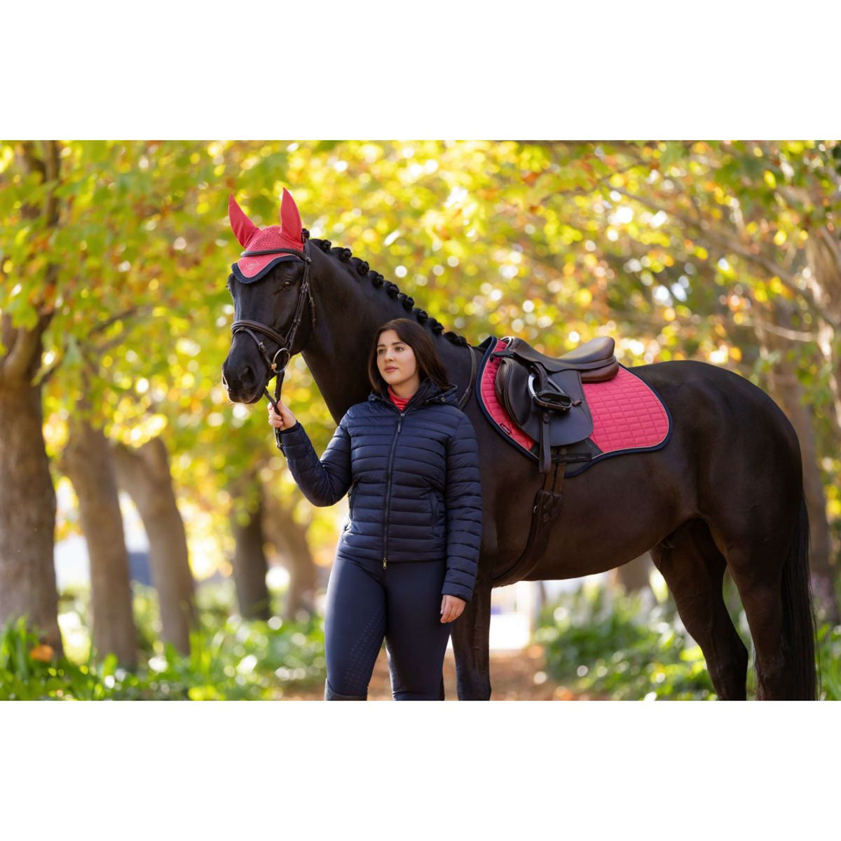 LeMieux Zadeldekje Suede Springen Cranberry