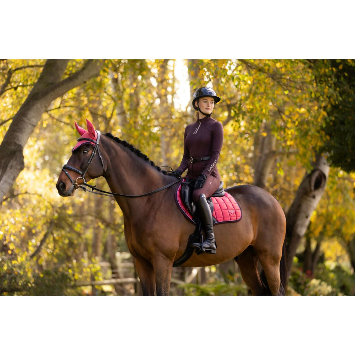 LeMieux Zadeldekje Loire Classic Springen Cranberry