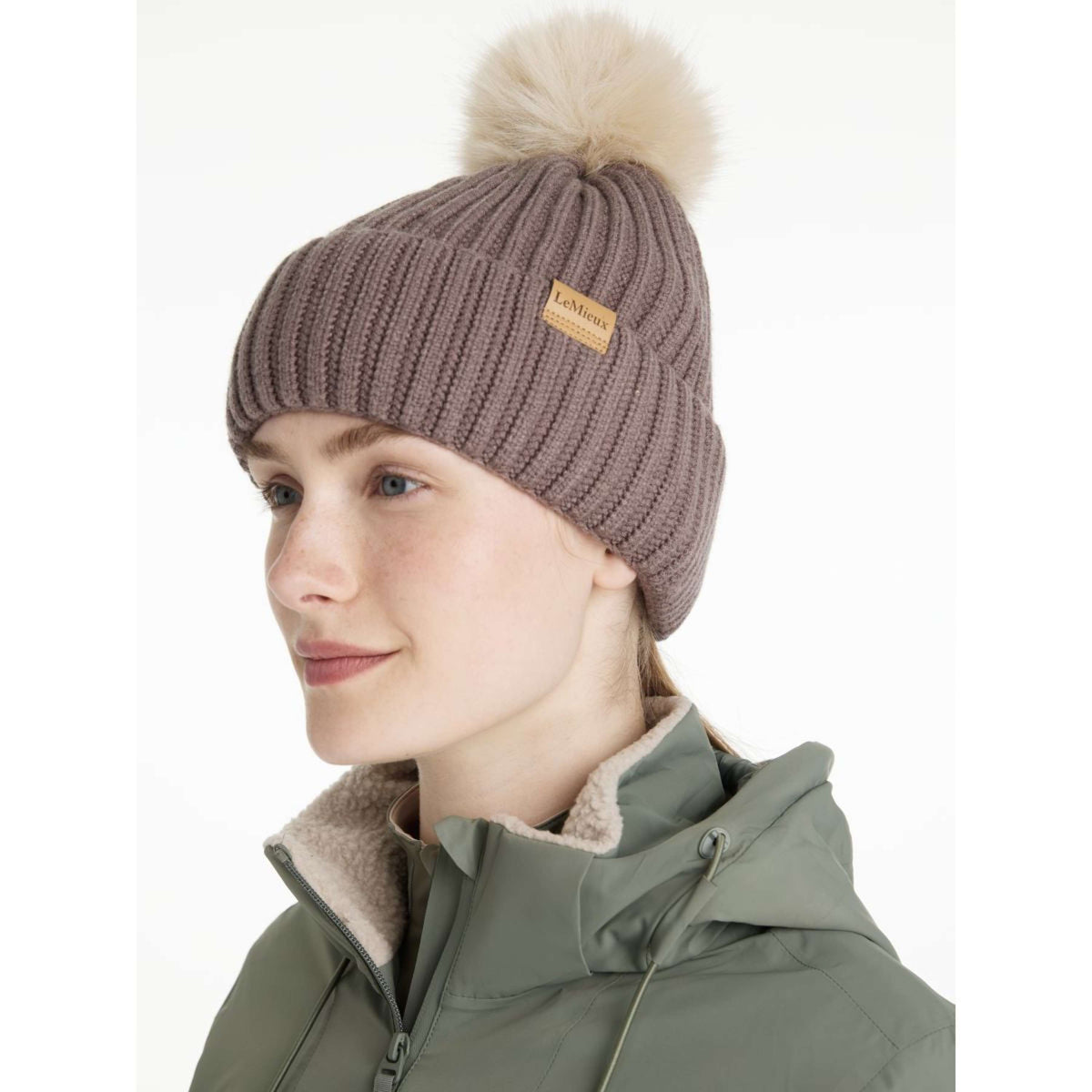 LeMieux Beanie Clara Rib Walnut