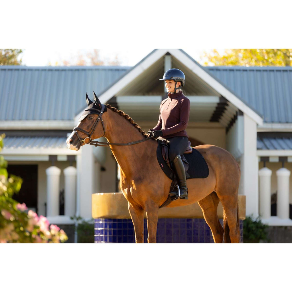 LeMieux Zadeldekje Essence Springen Zwart