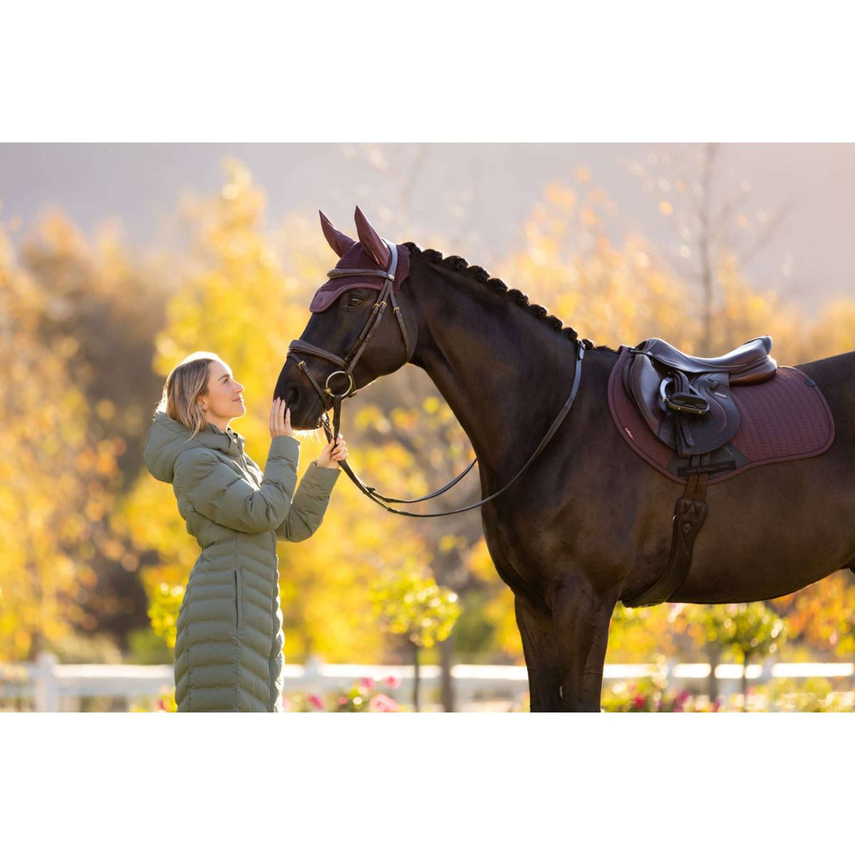 LeMieux Zadeldekje Essence Springen Damson