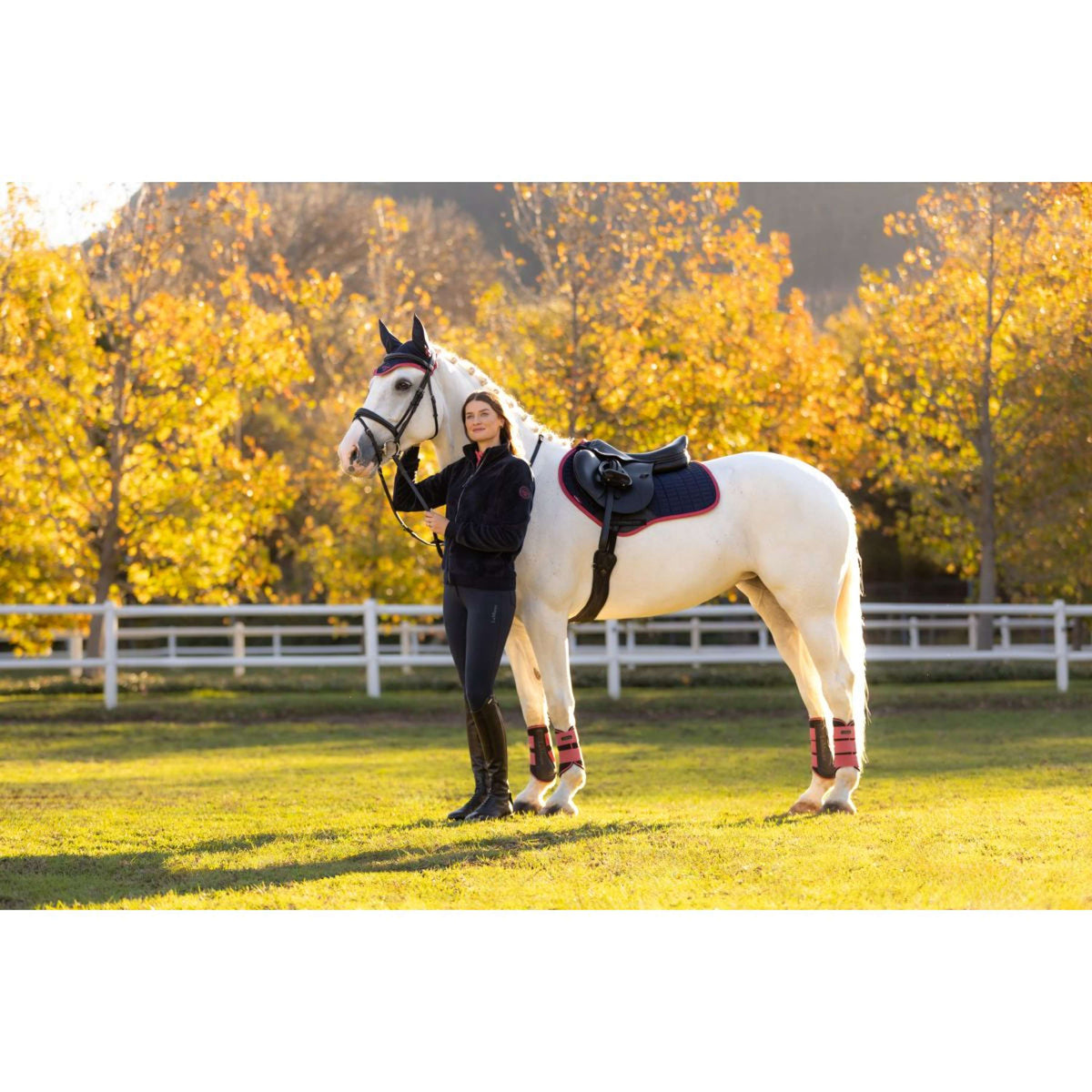 LeMieux Zadeldekje Suede Springen Navy/Cranberry