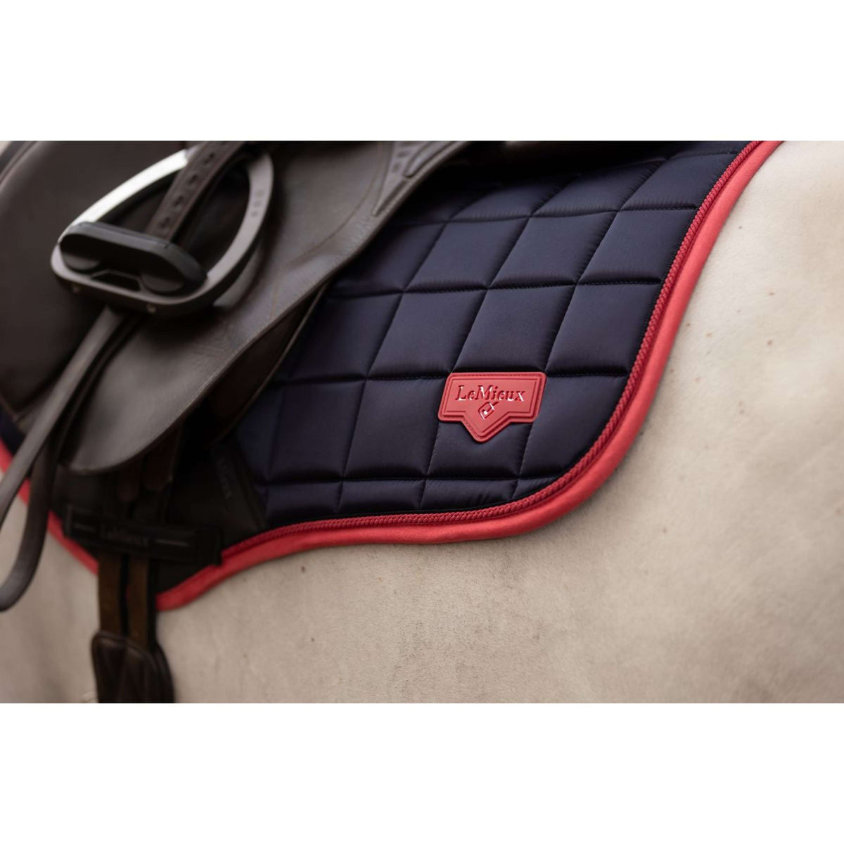 LeMieux Zadeldekje Loire Classic Springen Navy/Cranberry