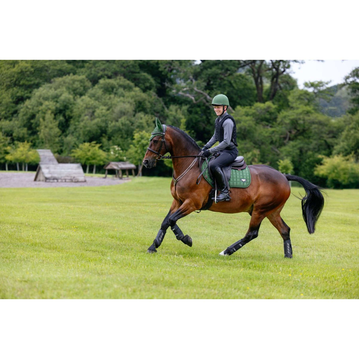 LeMieux Zadeldekje Loire Classic Square Close Contact Hunter Green