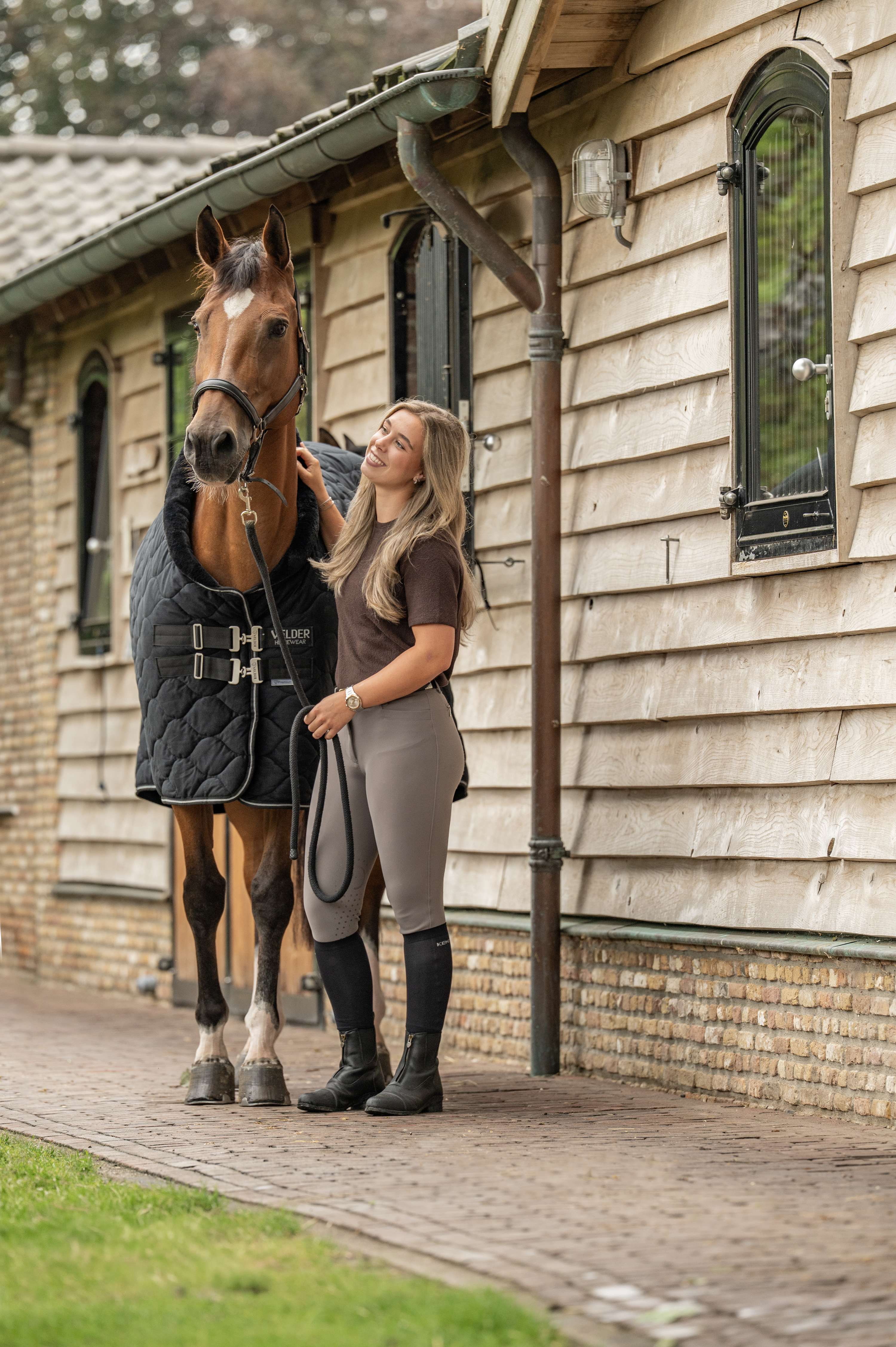 Velder Horsewear Premium Showdeken Satin Glow Black Night