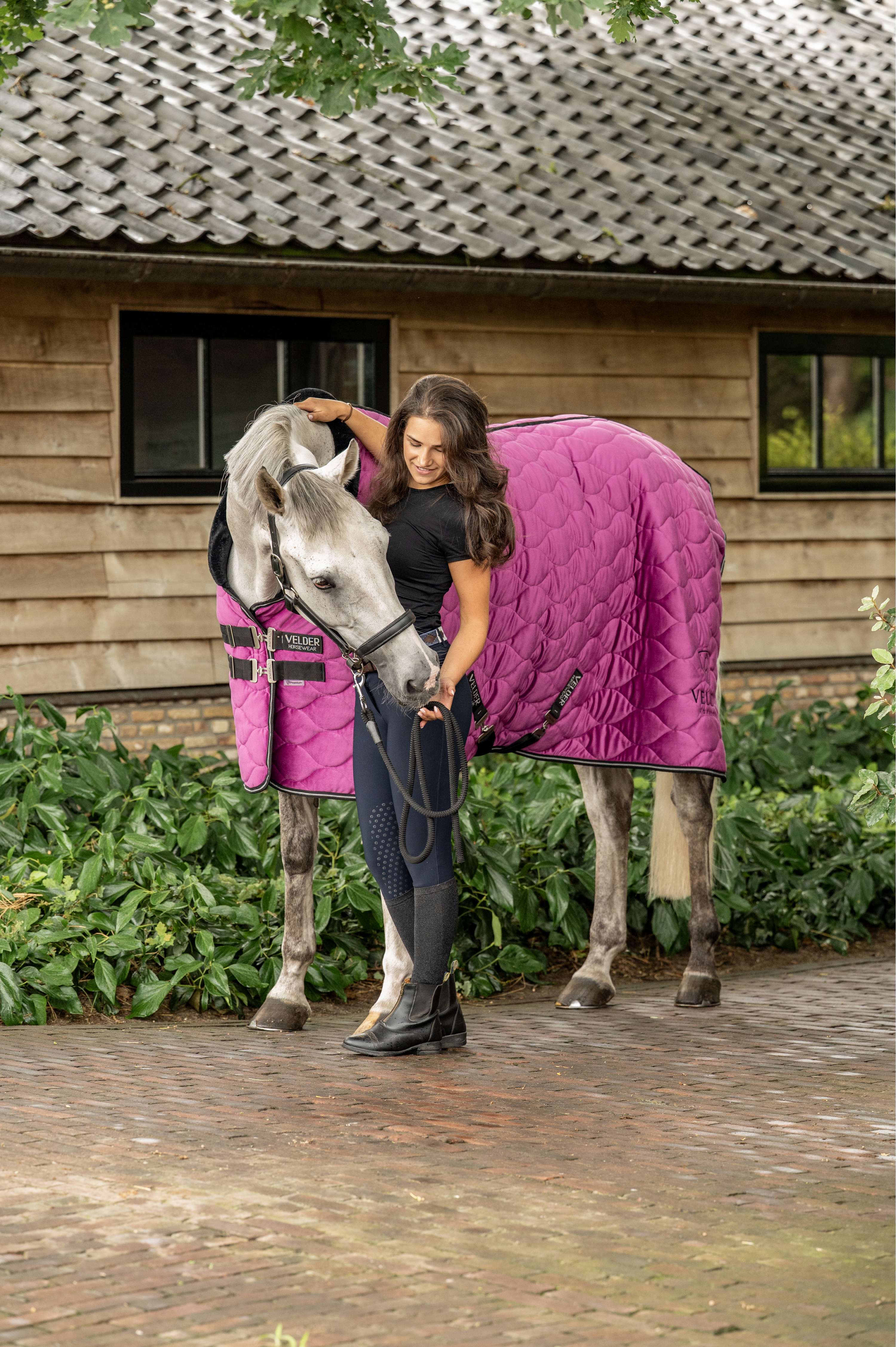 Velder Horsewear Premium Showdeken Satin Glow Dutch Raspberry