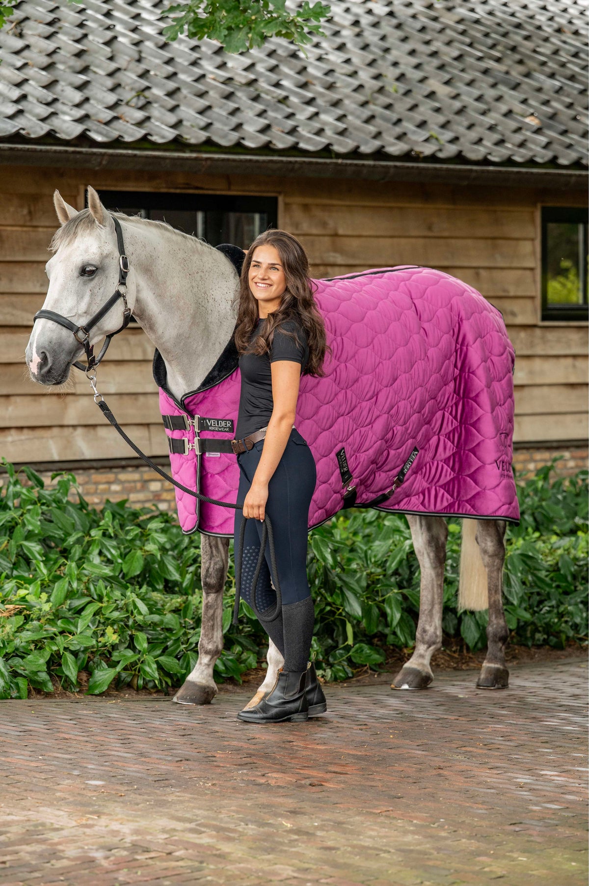 Velder Horsewear Premium Showdeken Satin Glow Dutch Raspberry