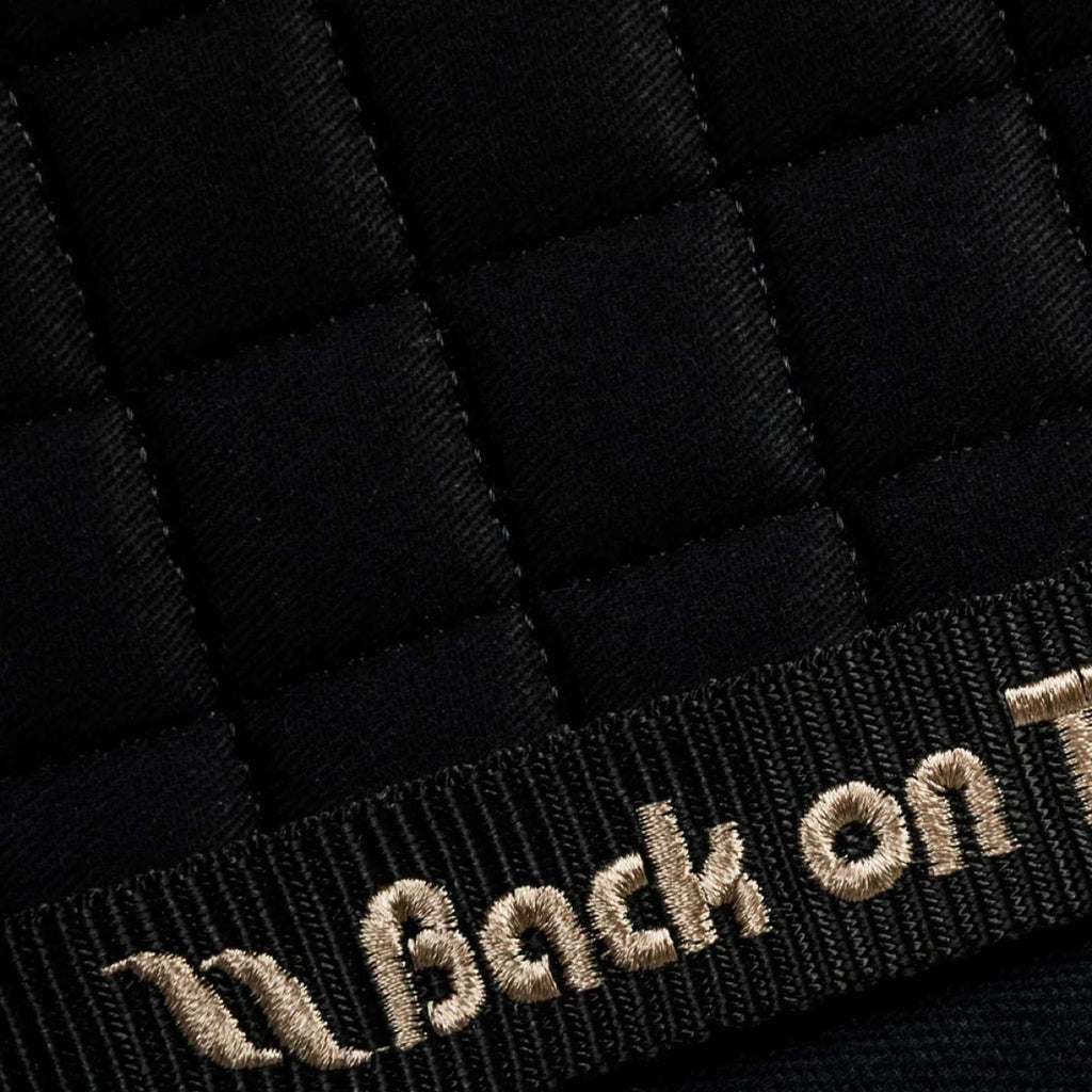 Back on Track Zadeldekje No. III Dressuur Zwart