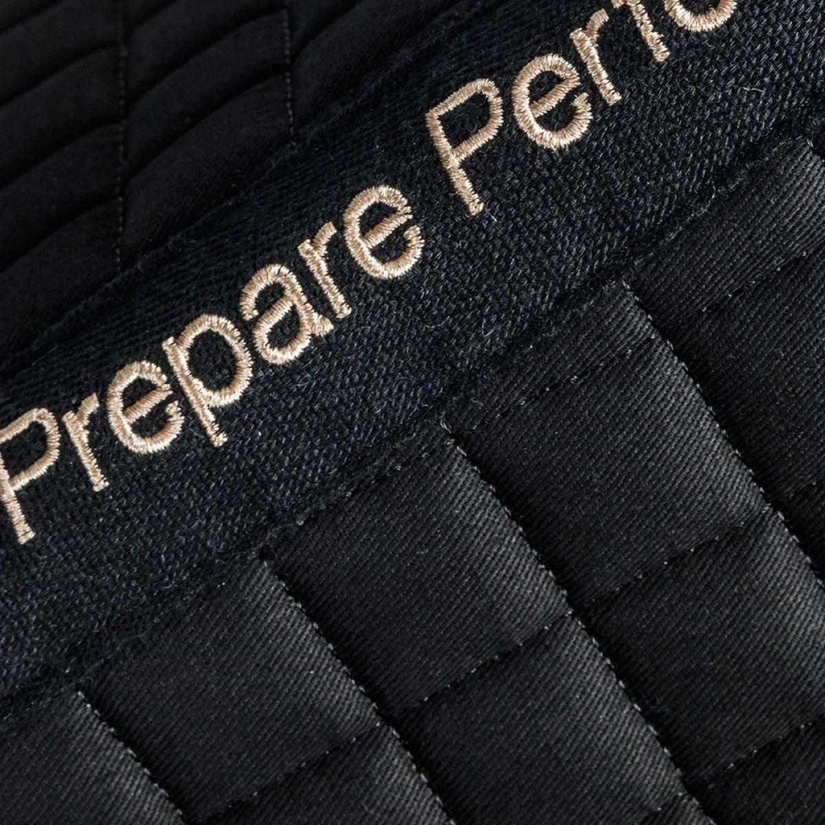 Back on Track Zadeldekje No. III Dressuur Zwart