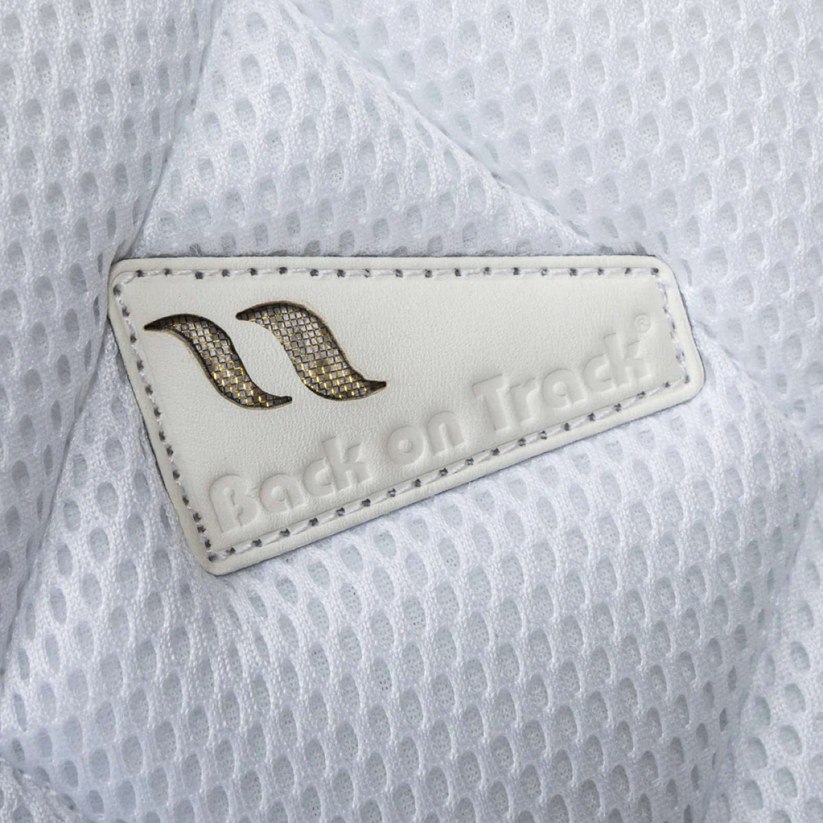 Back on Track Zadeldekje Airflow Springen Wit.