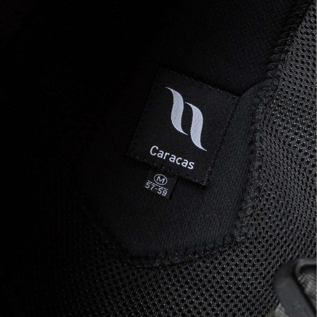 Back on Track Cap Caracas Zwart.