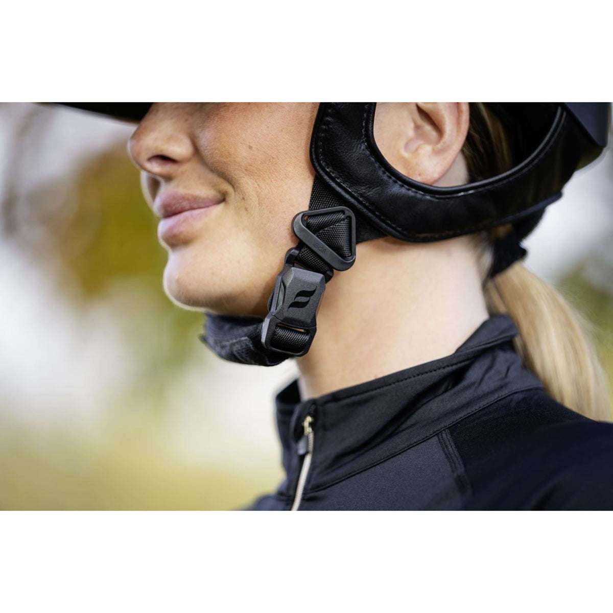 Back on Track Cap Caracas Mips Zwart