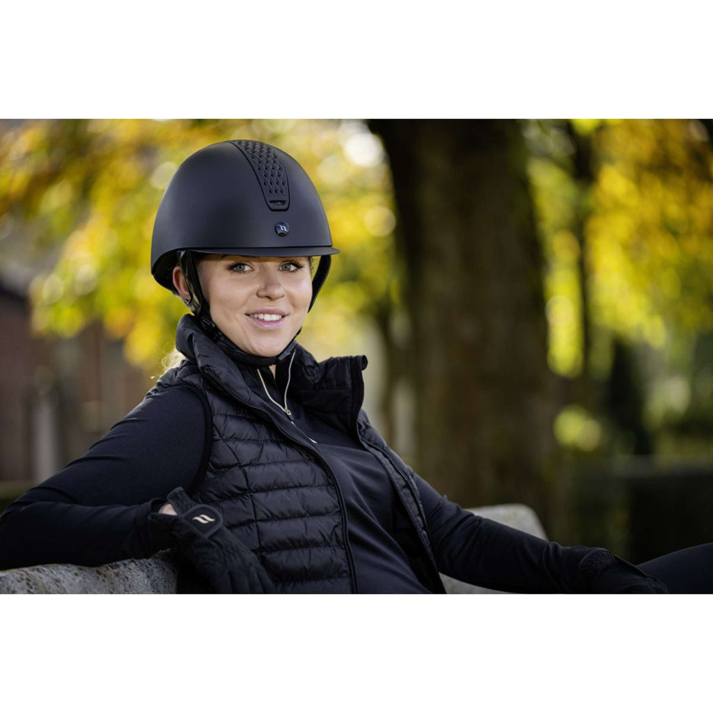 Back on Track Cap Silves Smooth Top Mips Zwart