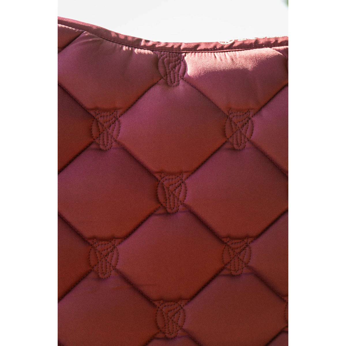 BR Zadeldekje Kato Springen New Maroon